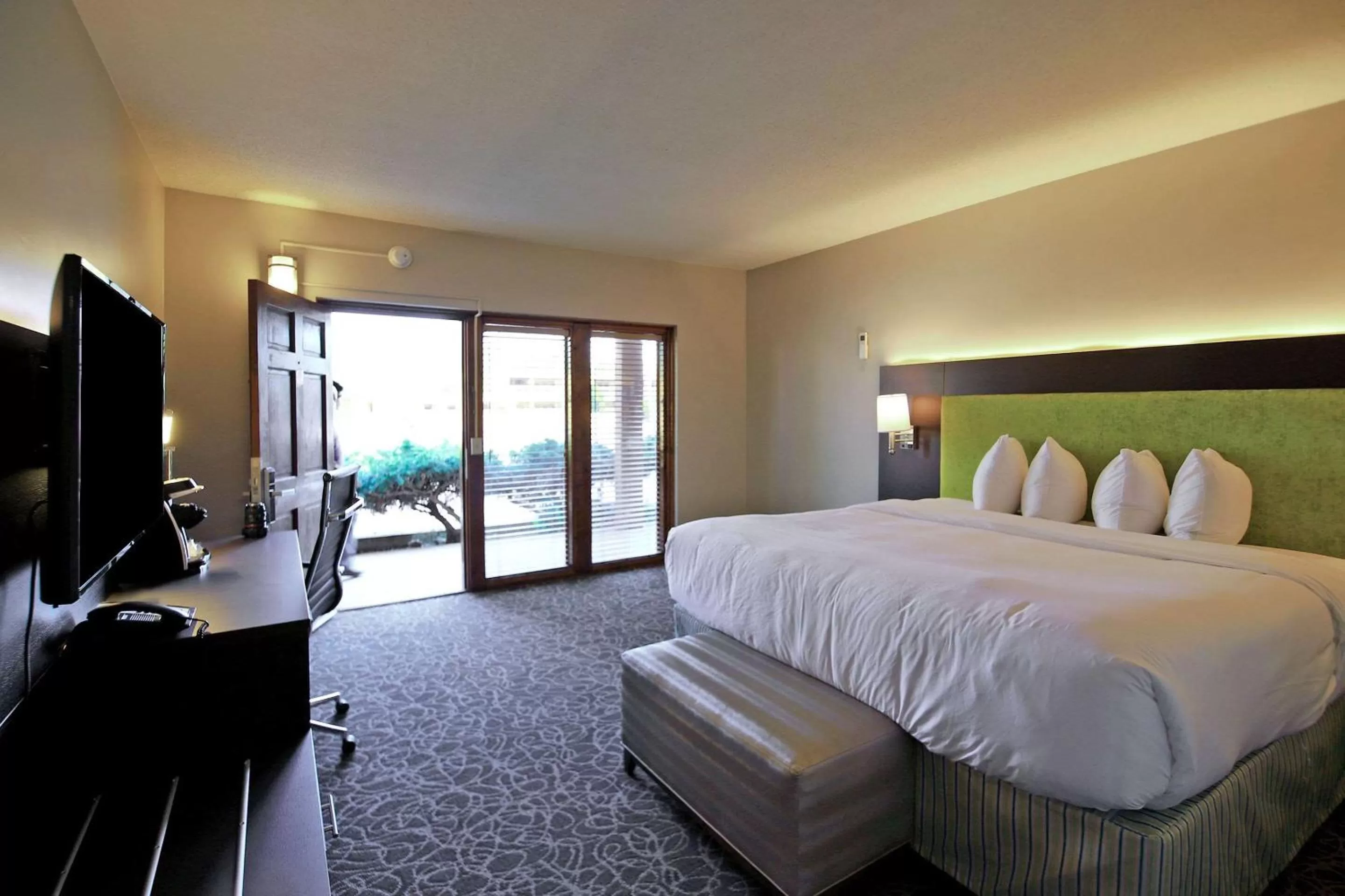 Photo of the whole room, Bed in El Sendero Inn, an Ascend Collection Hotel