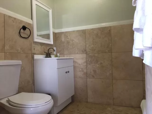 Bathroom in Olancha RV Park and Motel