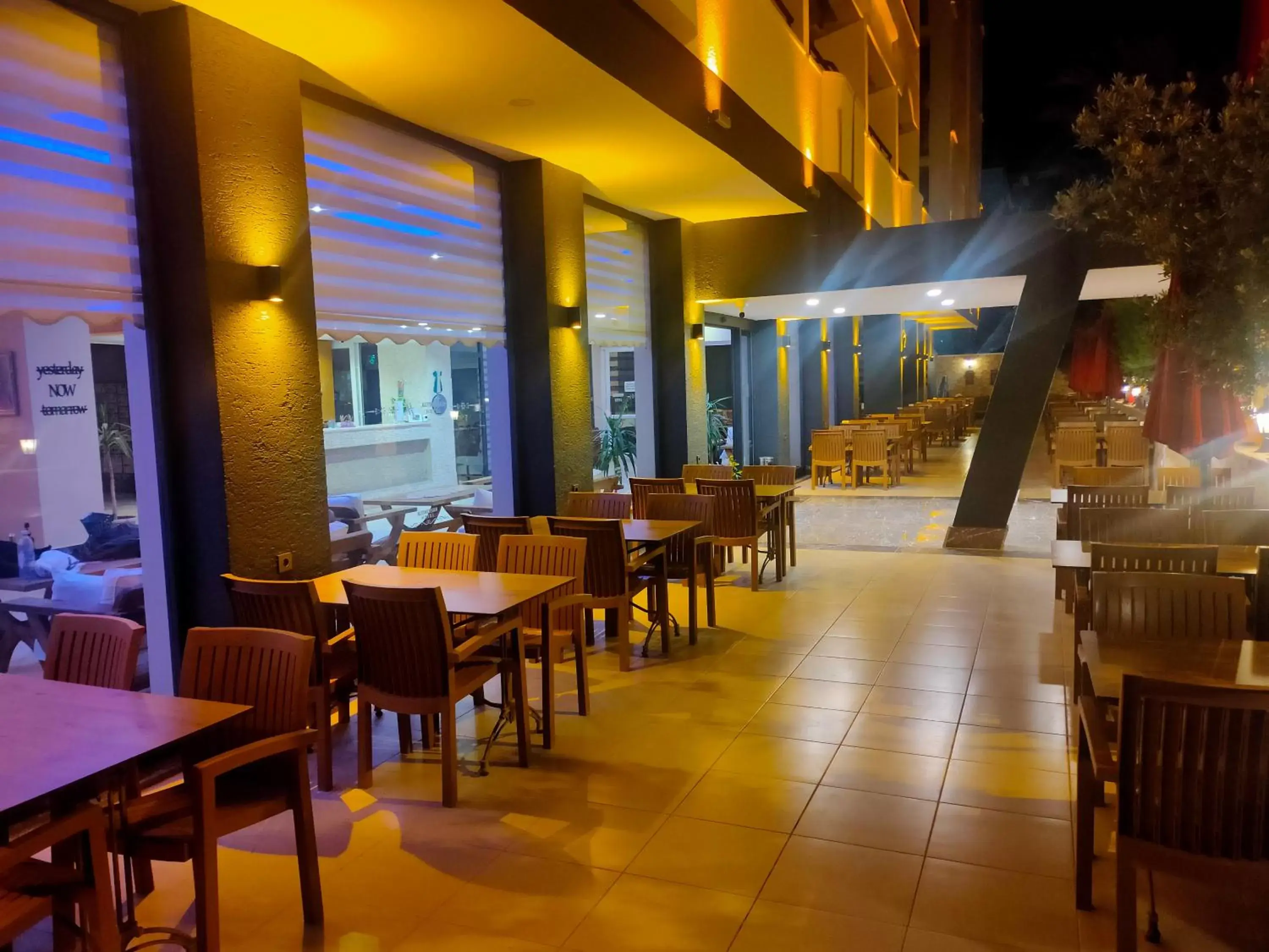 Restaurant/Places to Eat in Altinersan Hotel