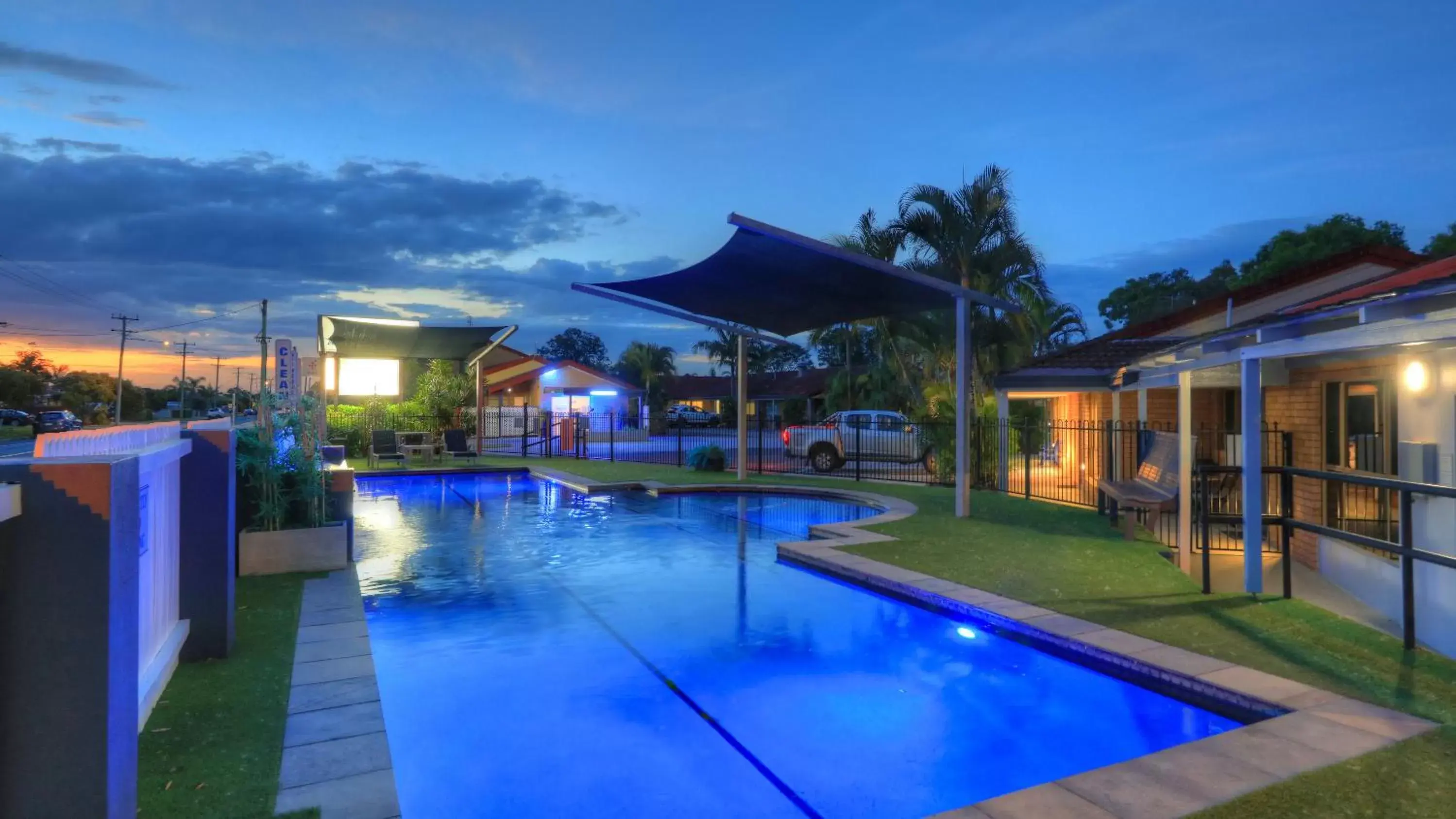 Property building, Swimming Pool in Yamba Motor Inn
