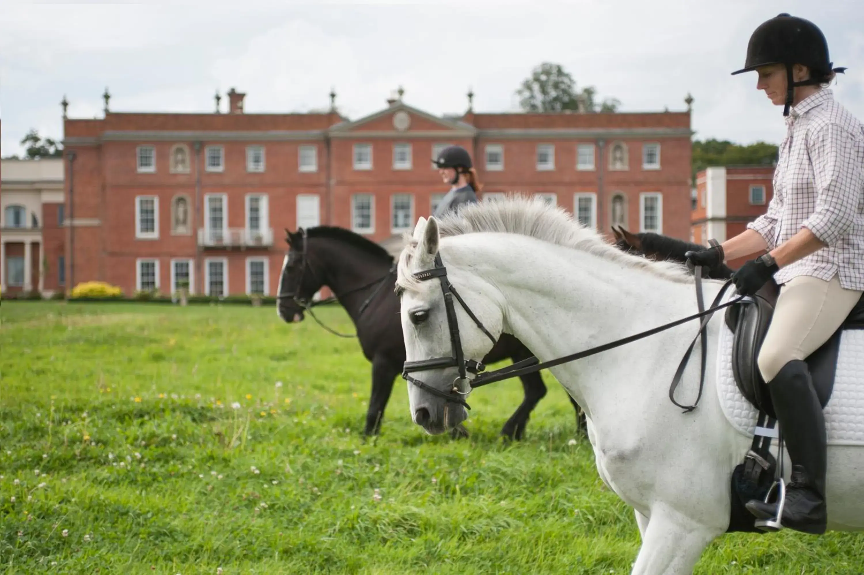 Horse-riding, Horseback Riding in Four Seasons Hotel Hampshire