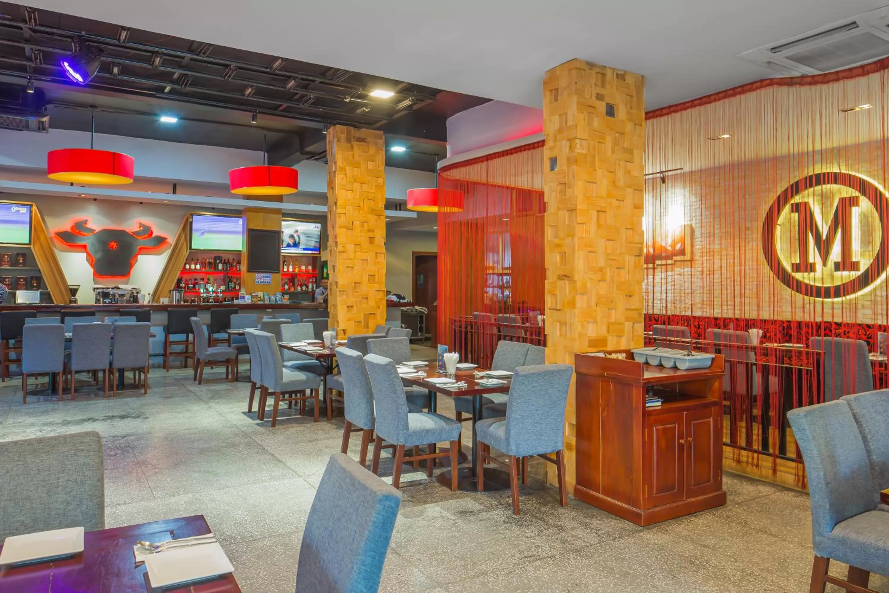 Restaurant/places to eat in Altos Hotel