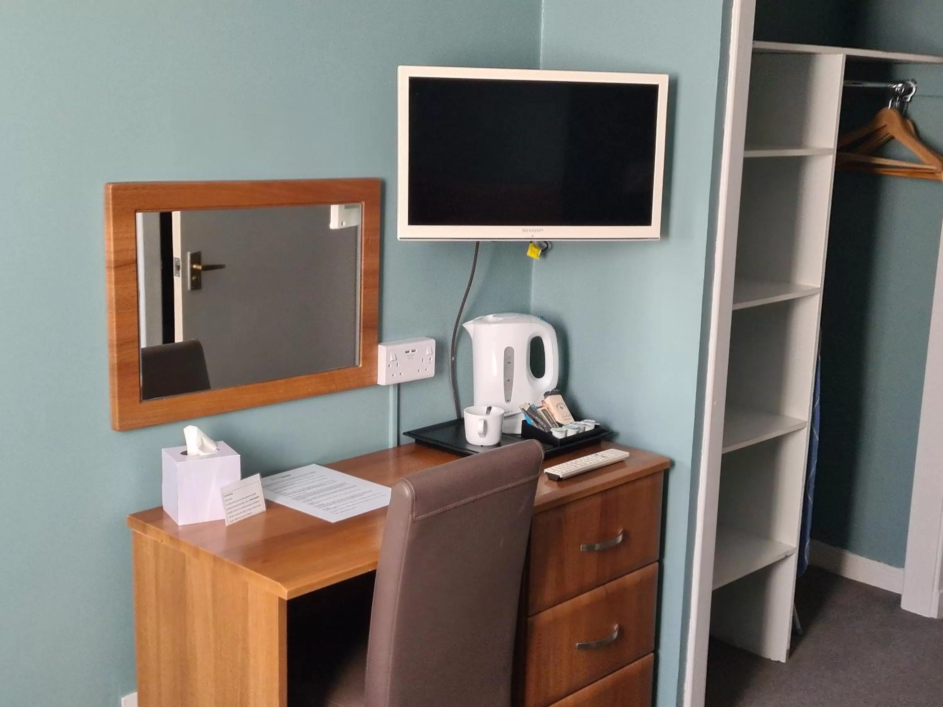 TV and multimedia in Dunmuir Hotel