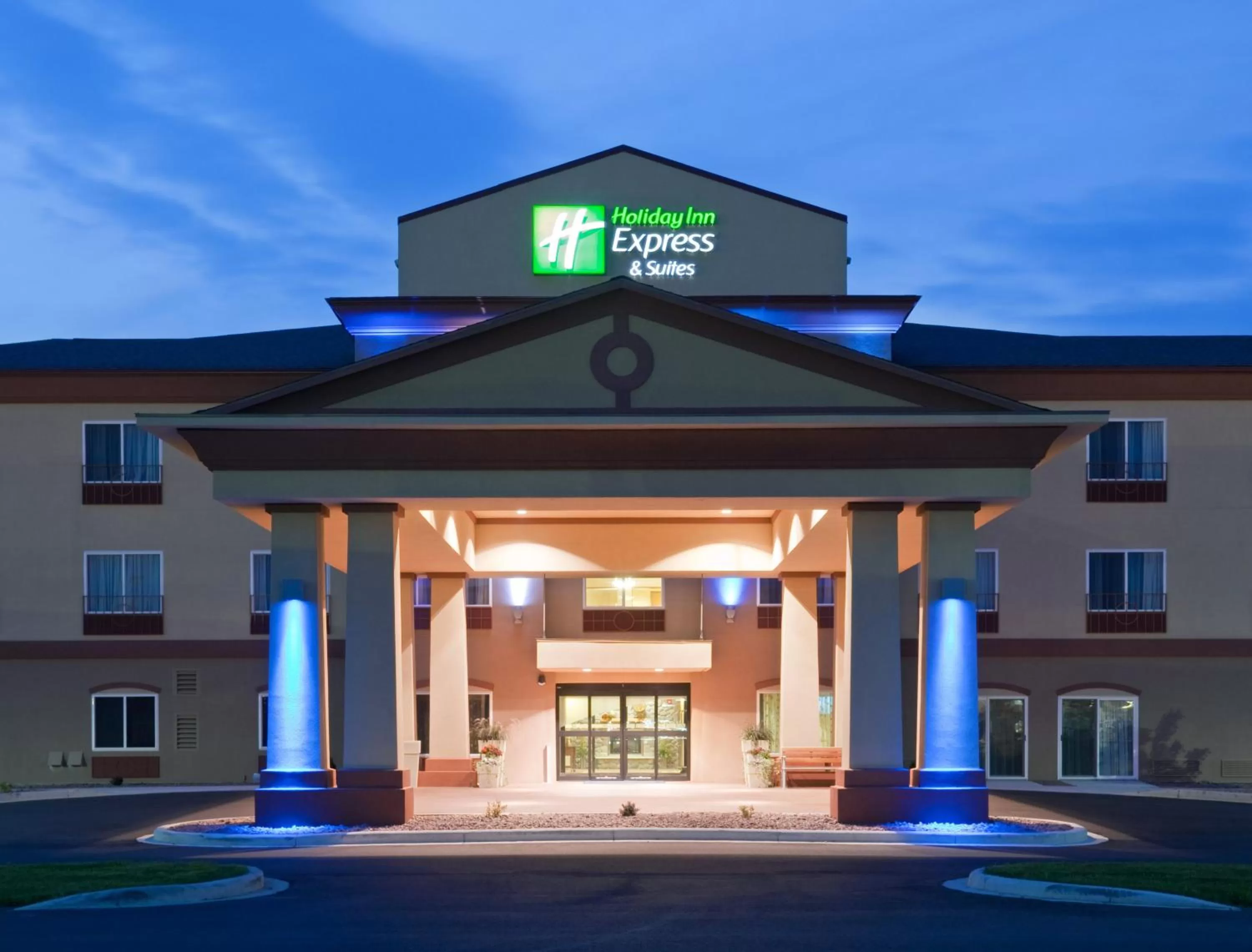Property building in Holiday Inn Express Hotel & Suites Antigo by IHG