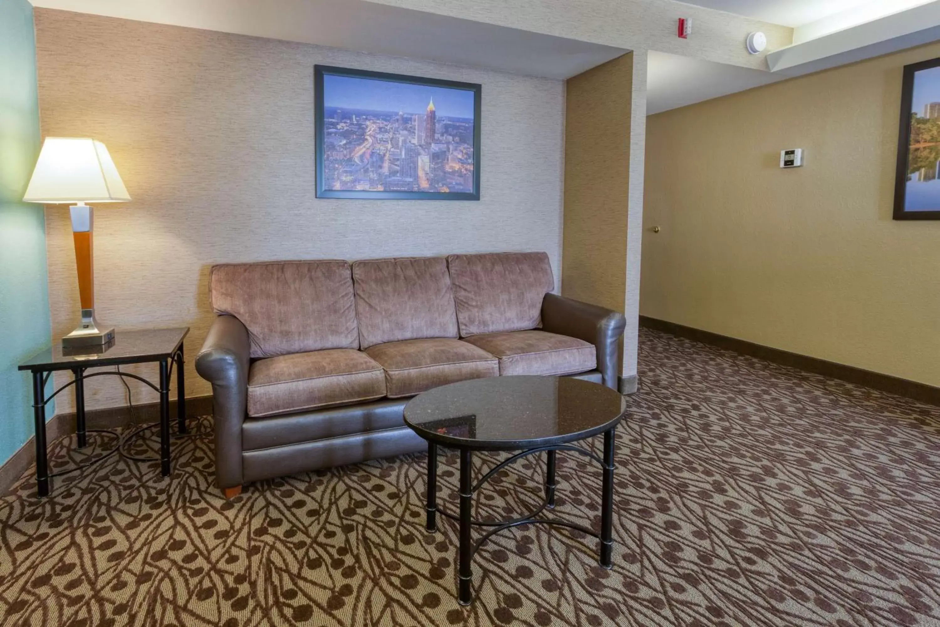 Photo of the whole room, Seating Area in Drury Inn & Suites Atlanta Morrow