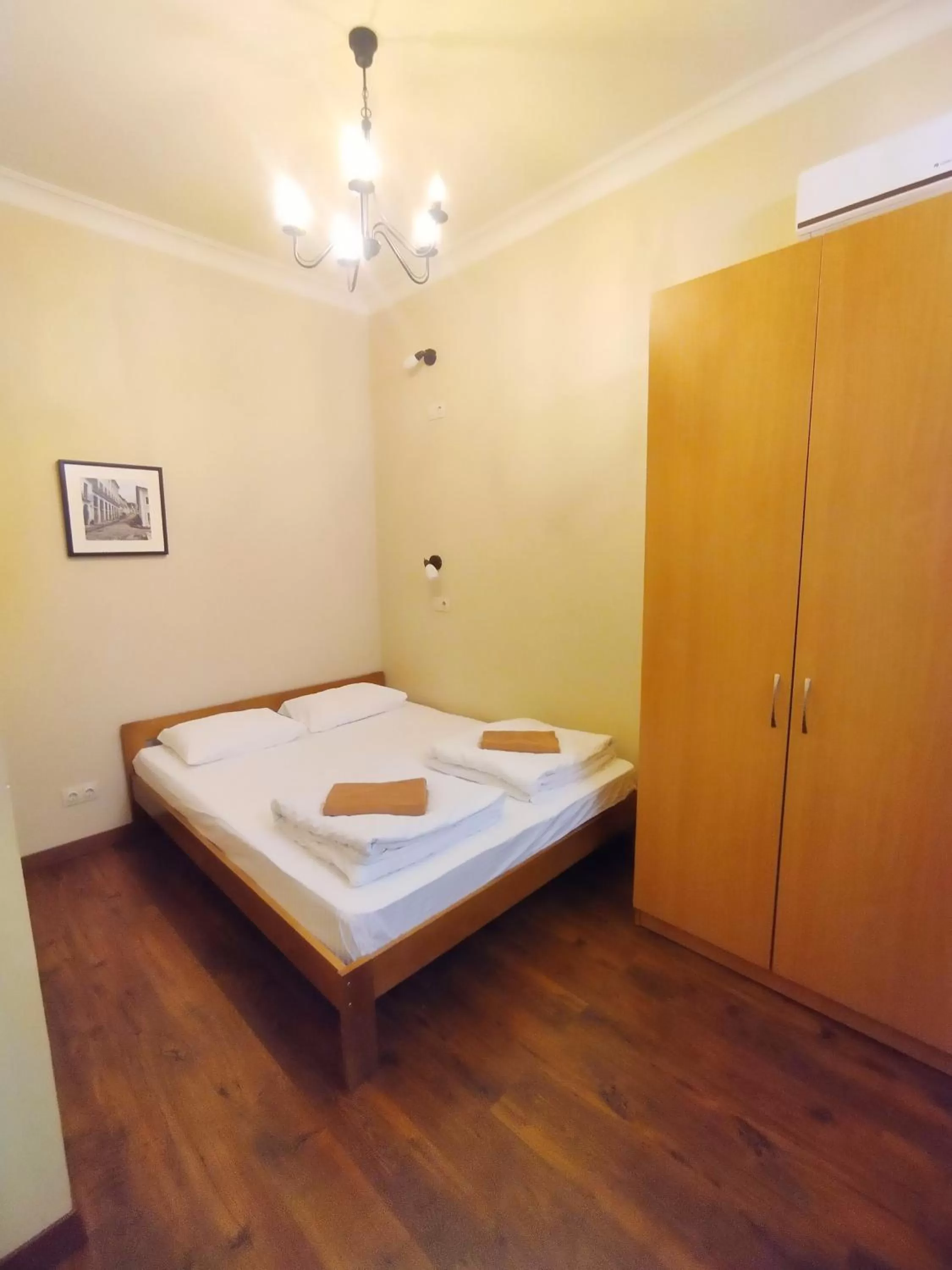 Photo of the whole room, Bed in Belokorichi