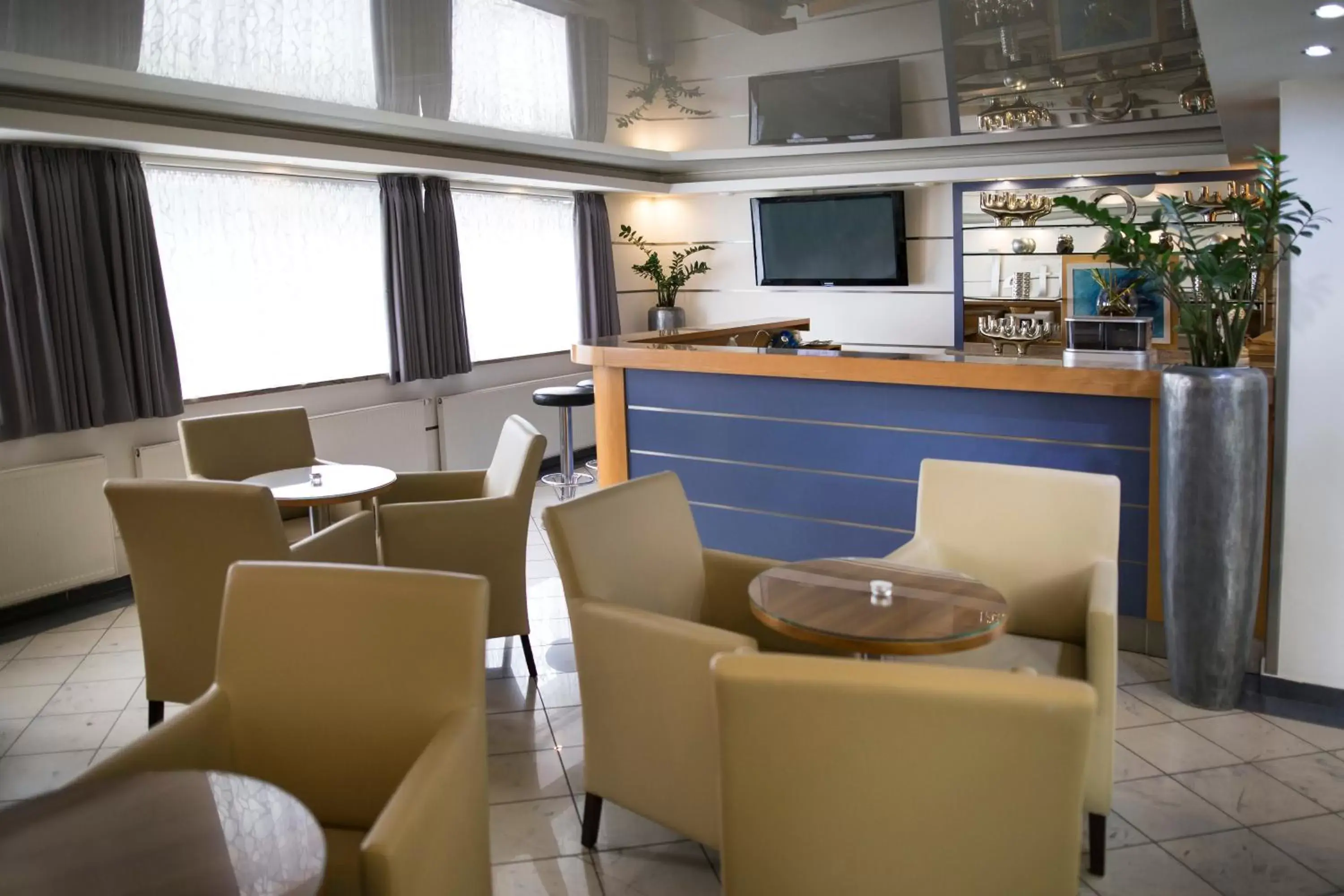 Lobby or reception, Lounge/Bar in Hotel Marttel