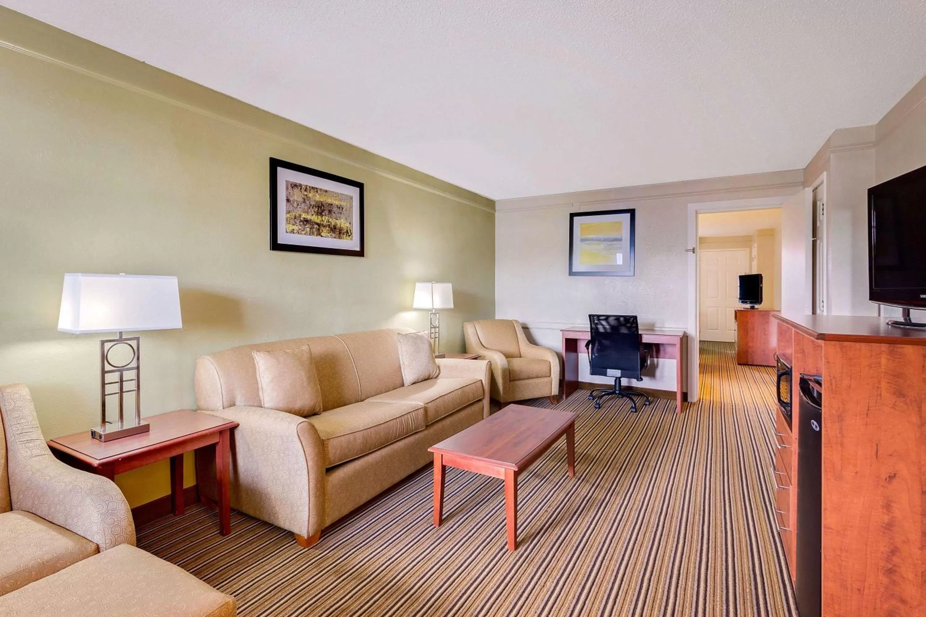 Photo of the whole room in Baymont by Wyndham Jacksonville Orange Park