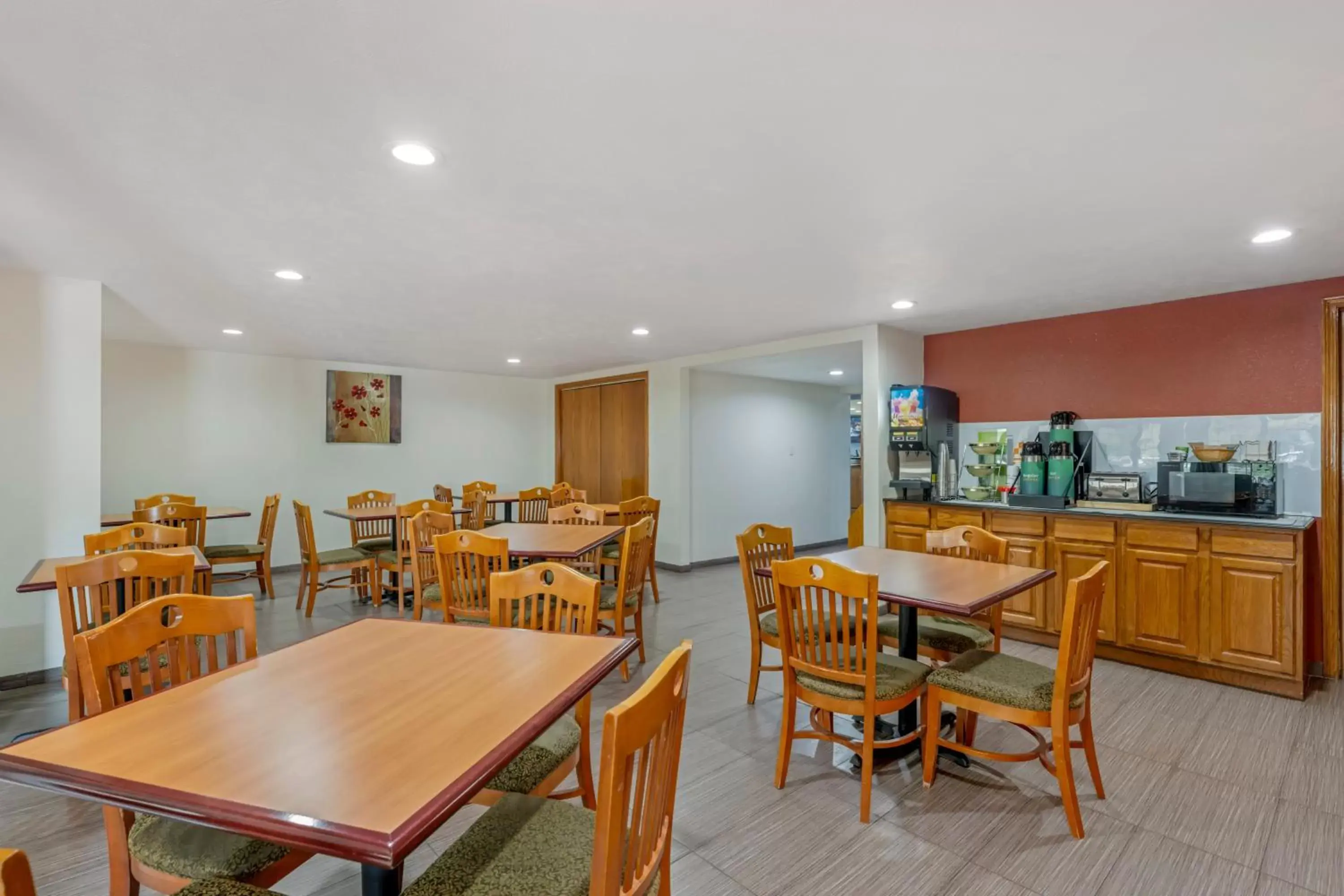 Breakfast, Restaurant/Places to Eat in Quality Inn and Suites Lincoln