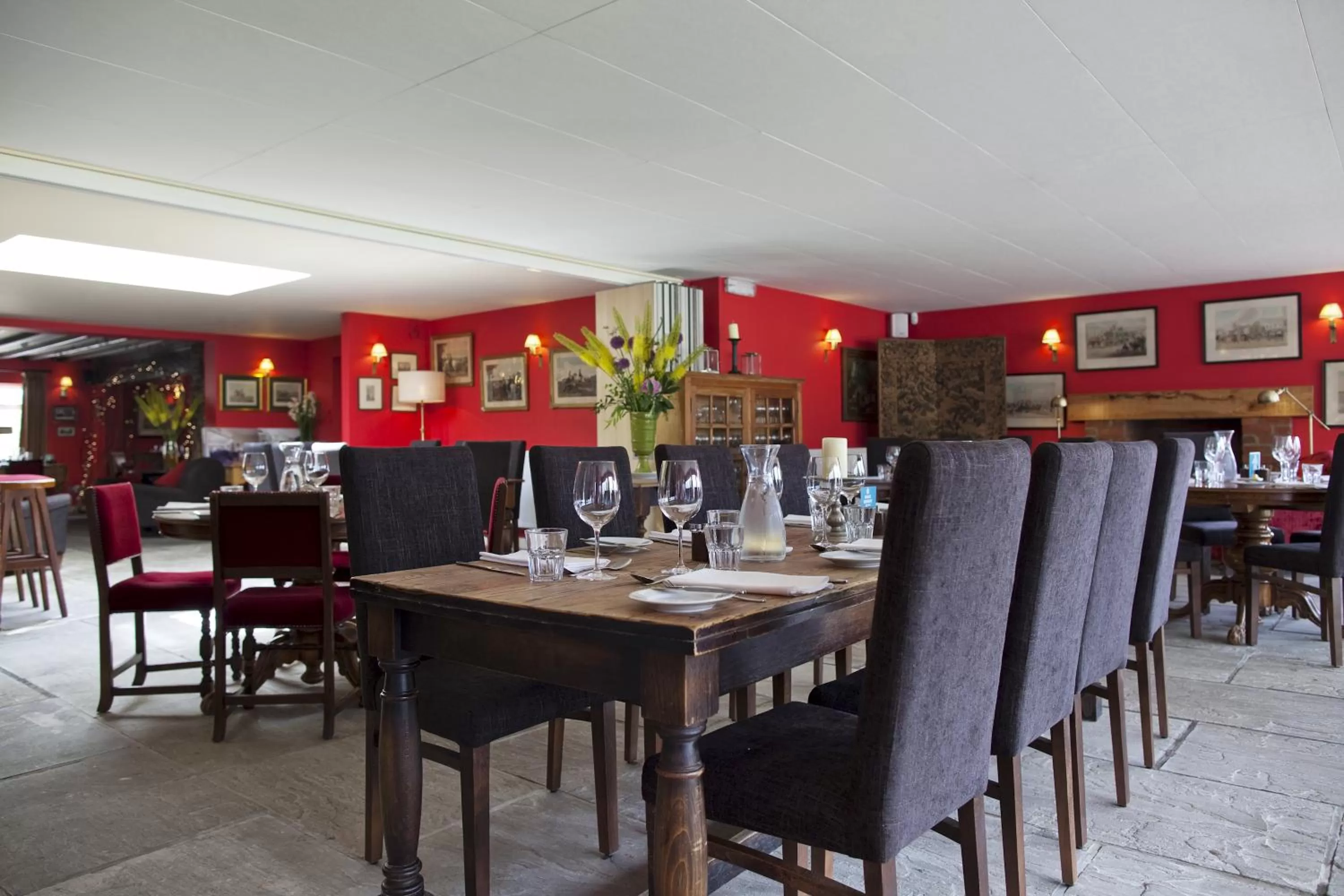 Restaurant/places to eat in The Carpenters Arms