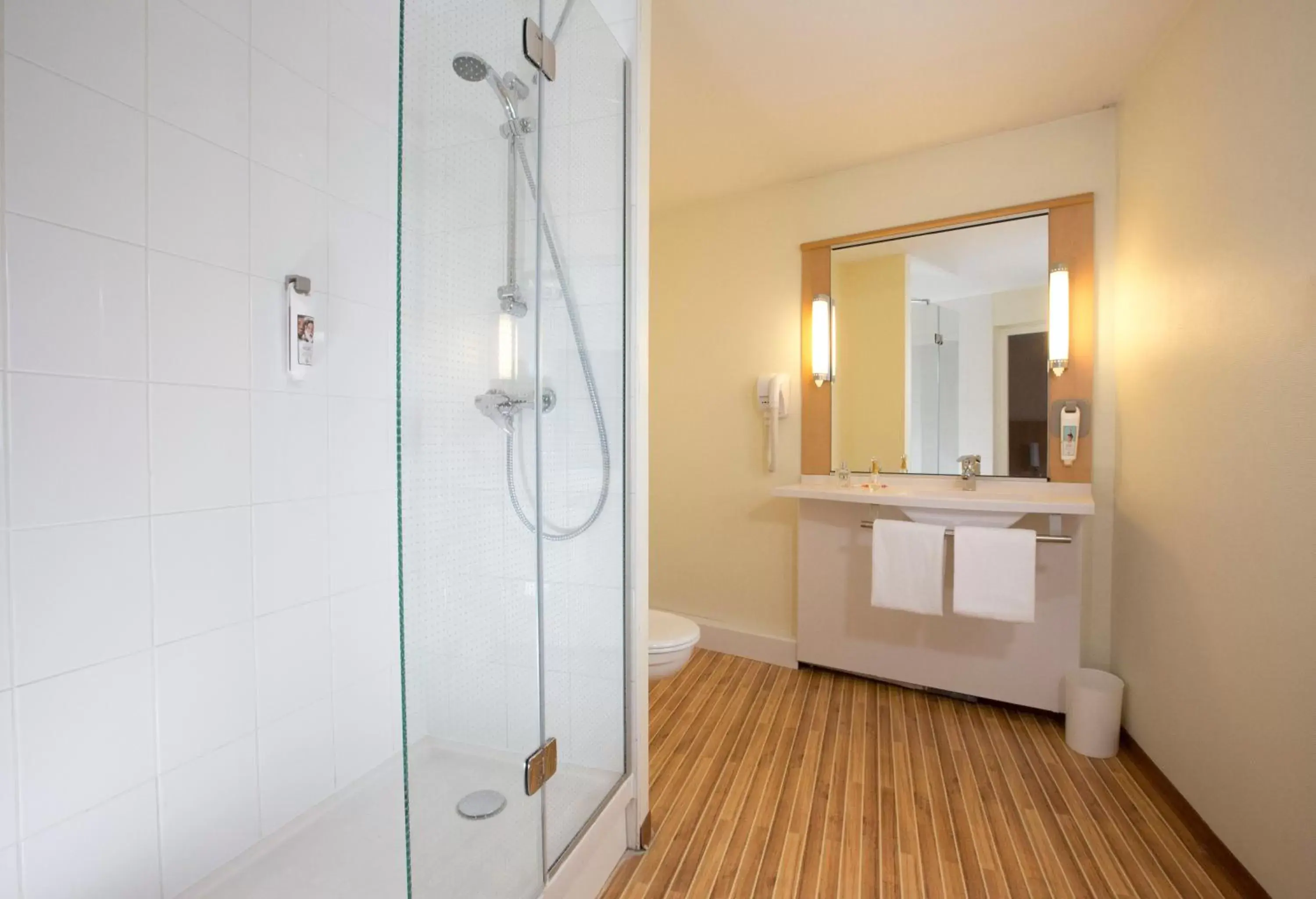 Shower, Bathroom in ibis Lille Lomme Centre