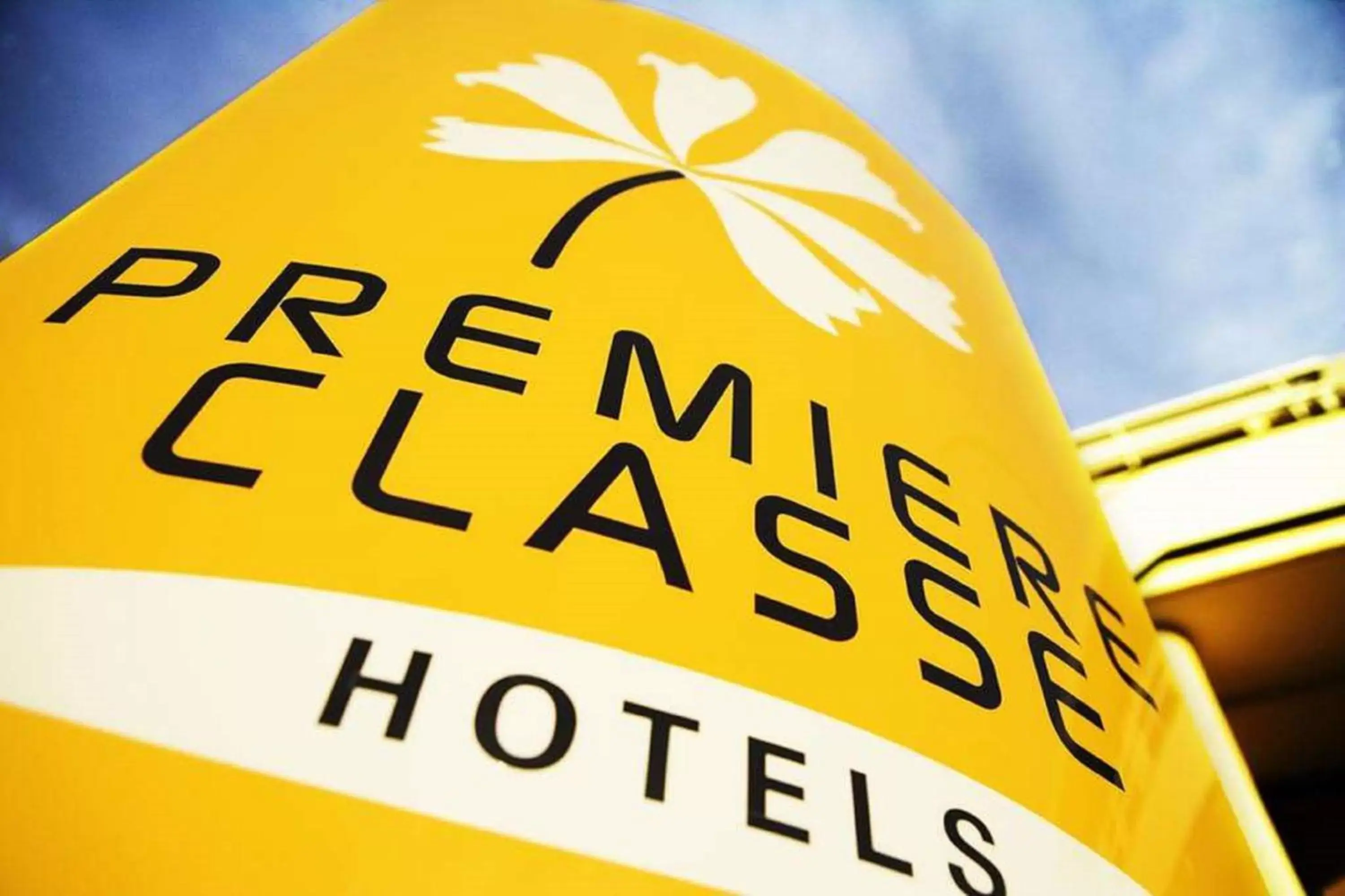 Property logo or sign in Première Classe Valence Sud