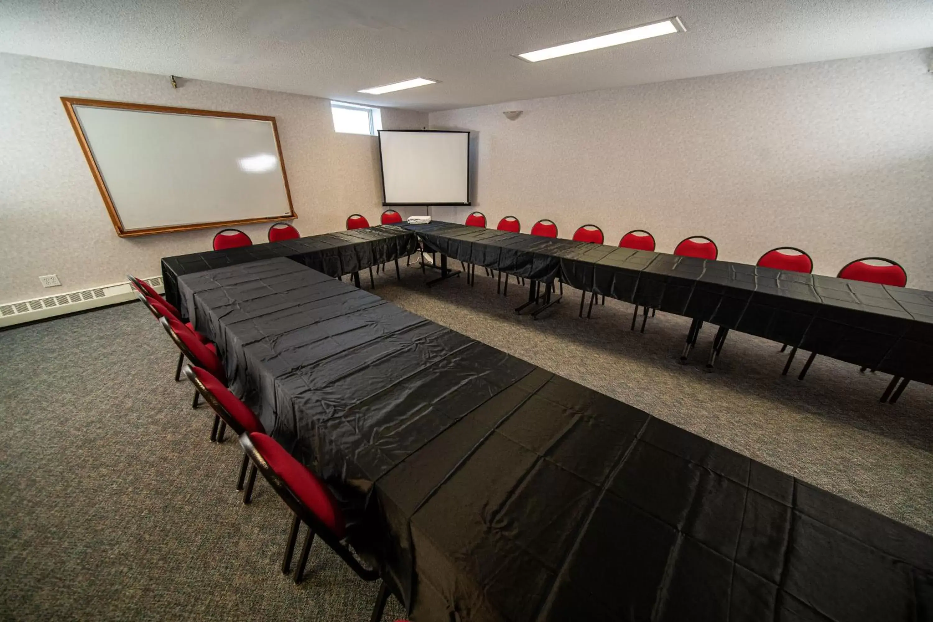 Meeting/conference room in Coast Fort St John Hotel
