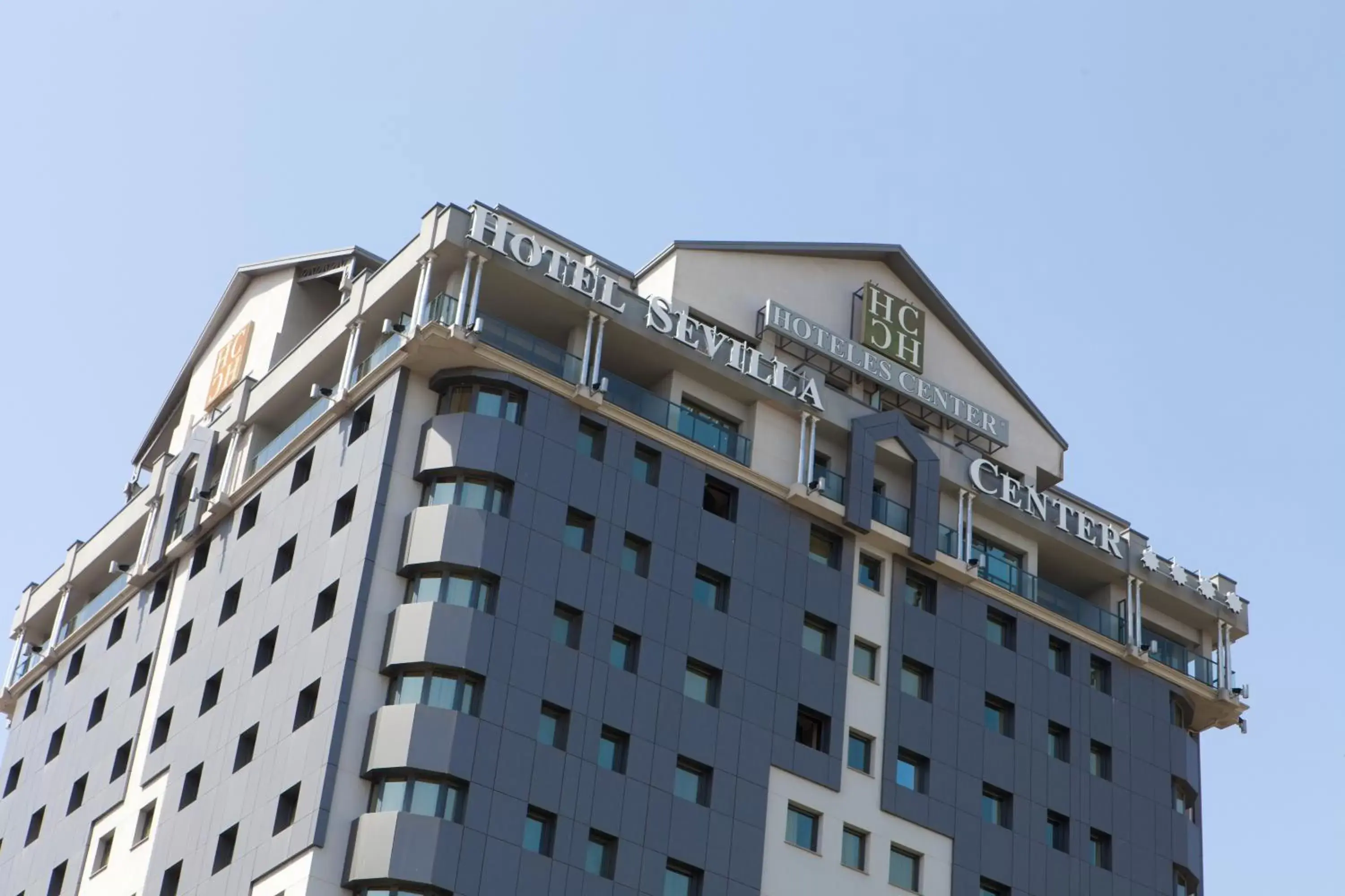 Facade/entrance, Property Building in Hotel Sevilla Center