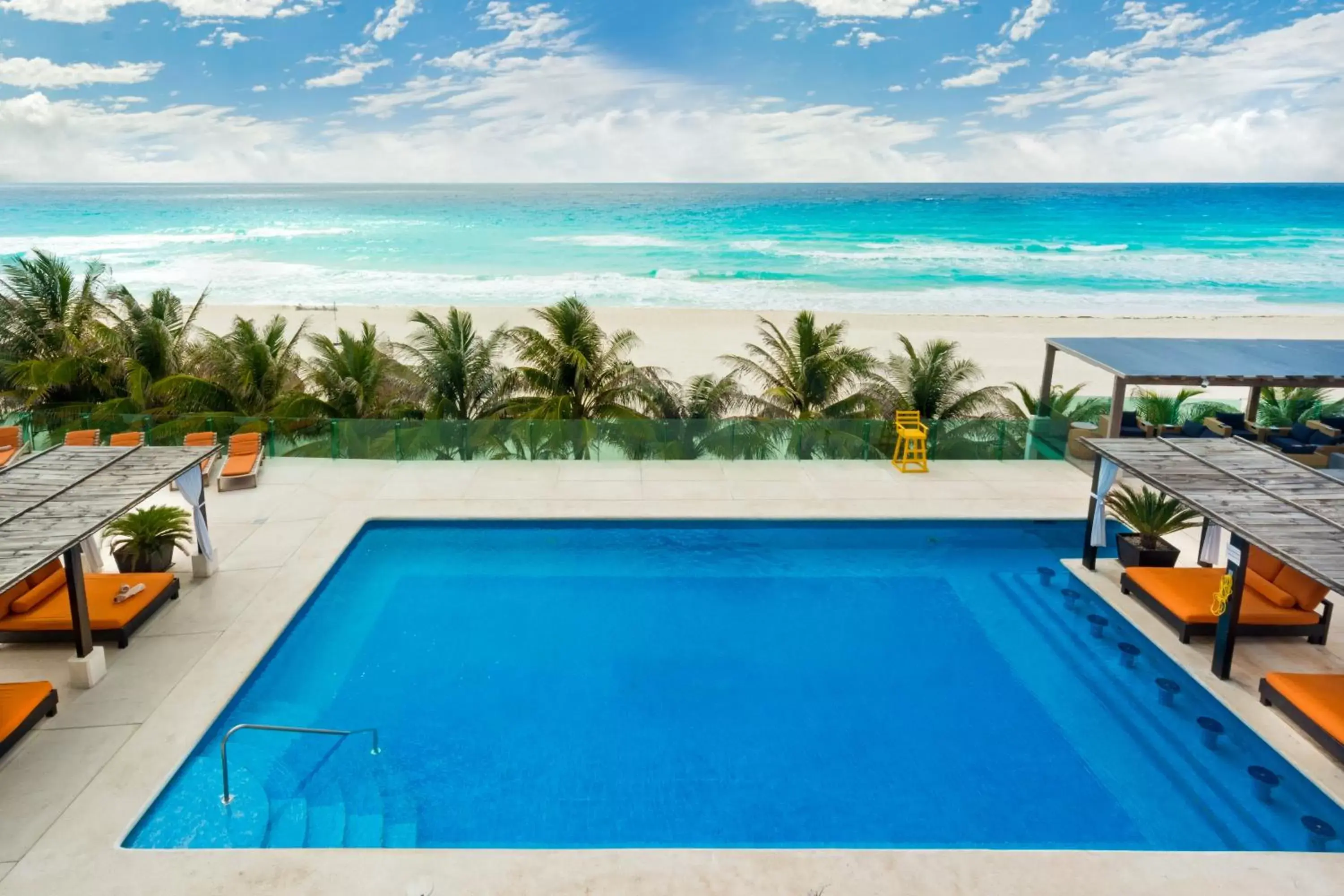 Sea view, Swimming Pool in Flamingo Cancun Resort