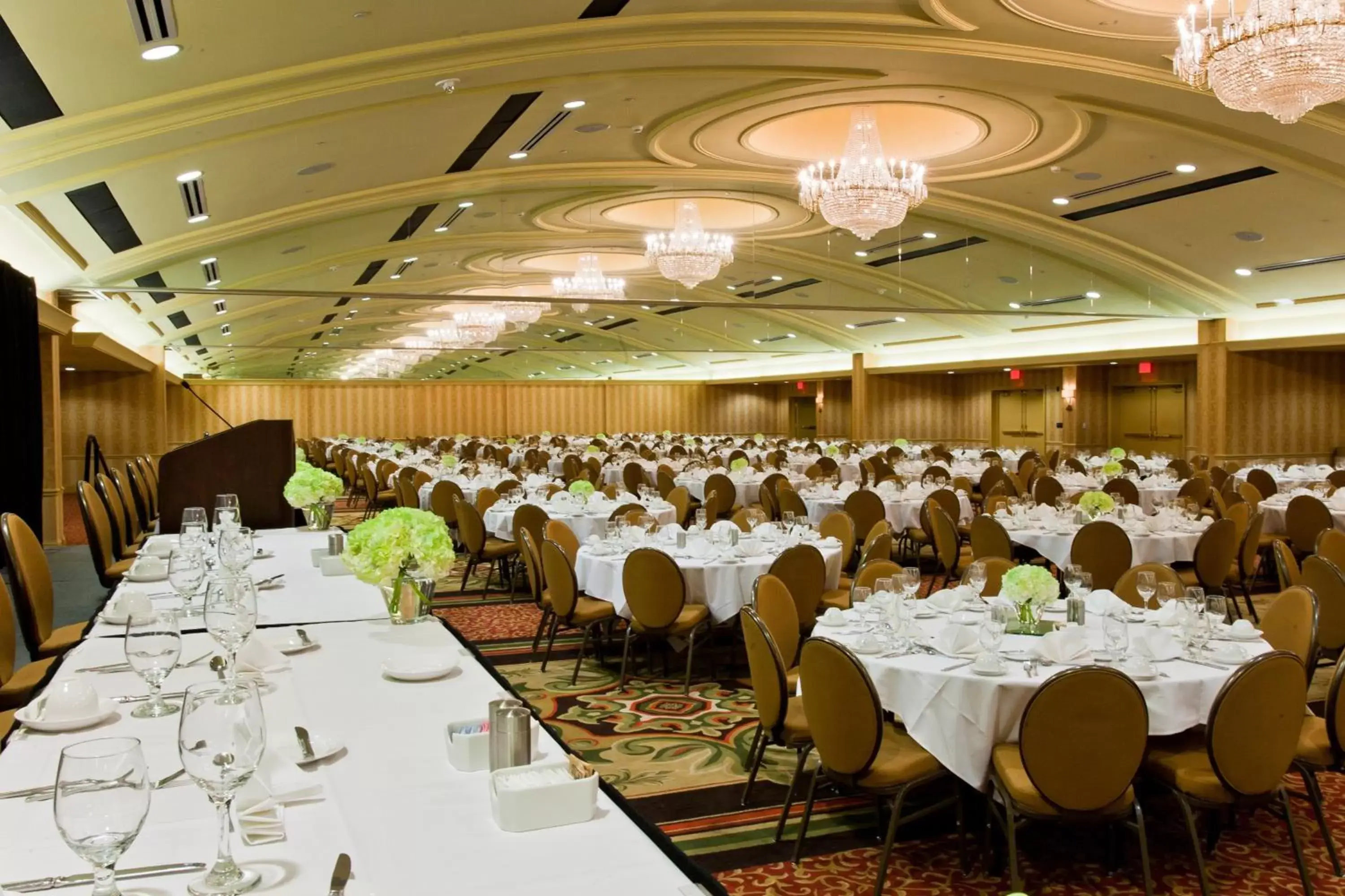 Banquet/Function facilities, Banquet Facilities in Crowne Plaza Louisville Airport Expo Center, an IHG Hotel