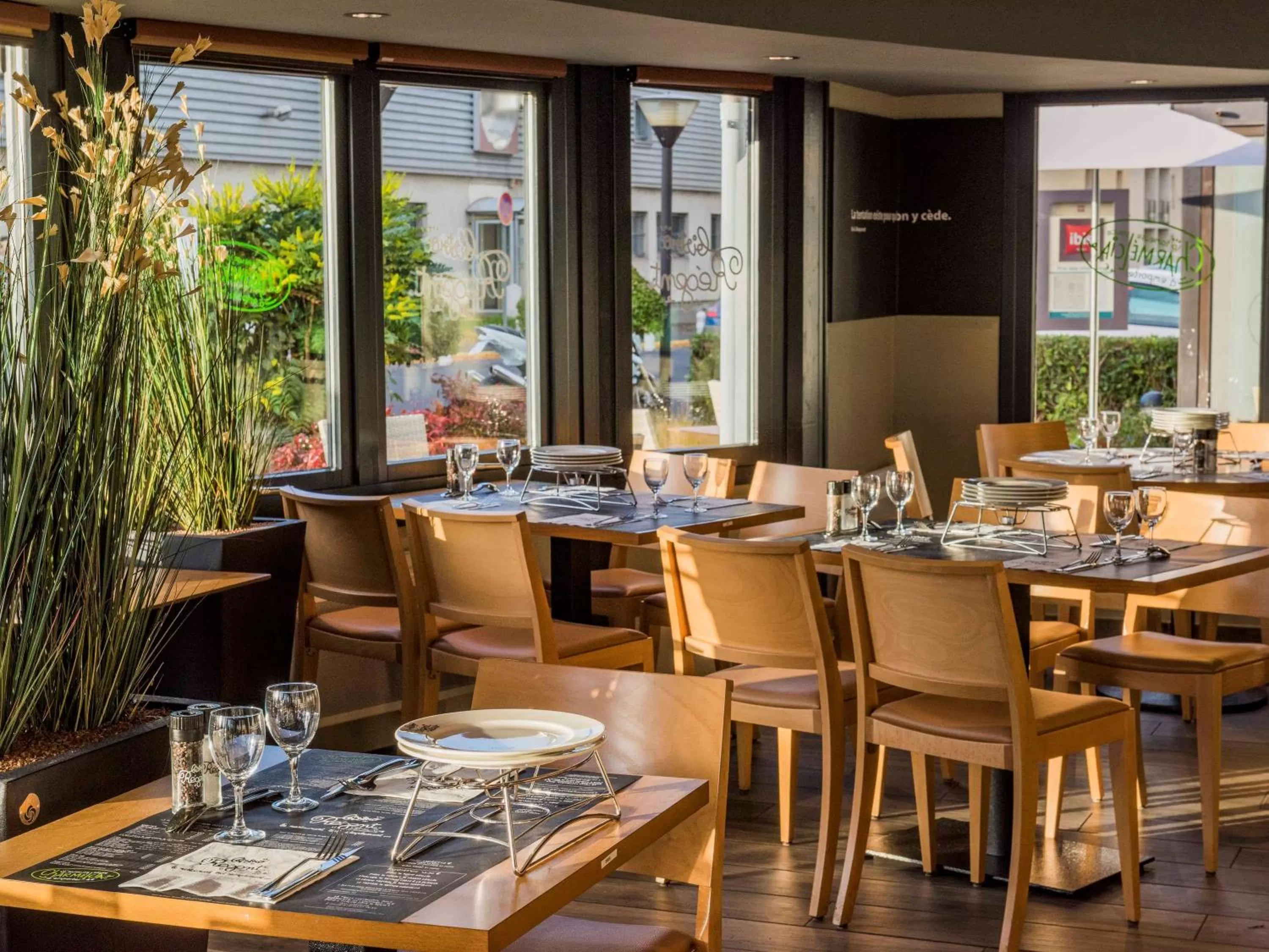 Restaurant/places to eat in ibis Tours Nord