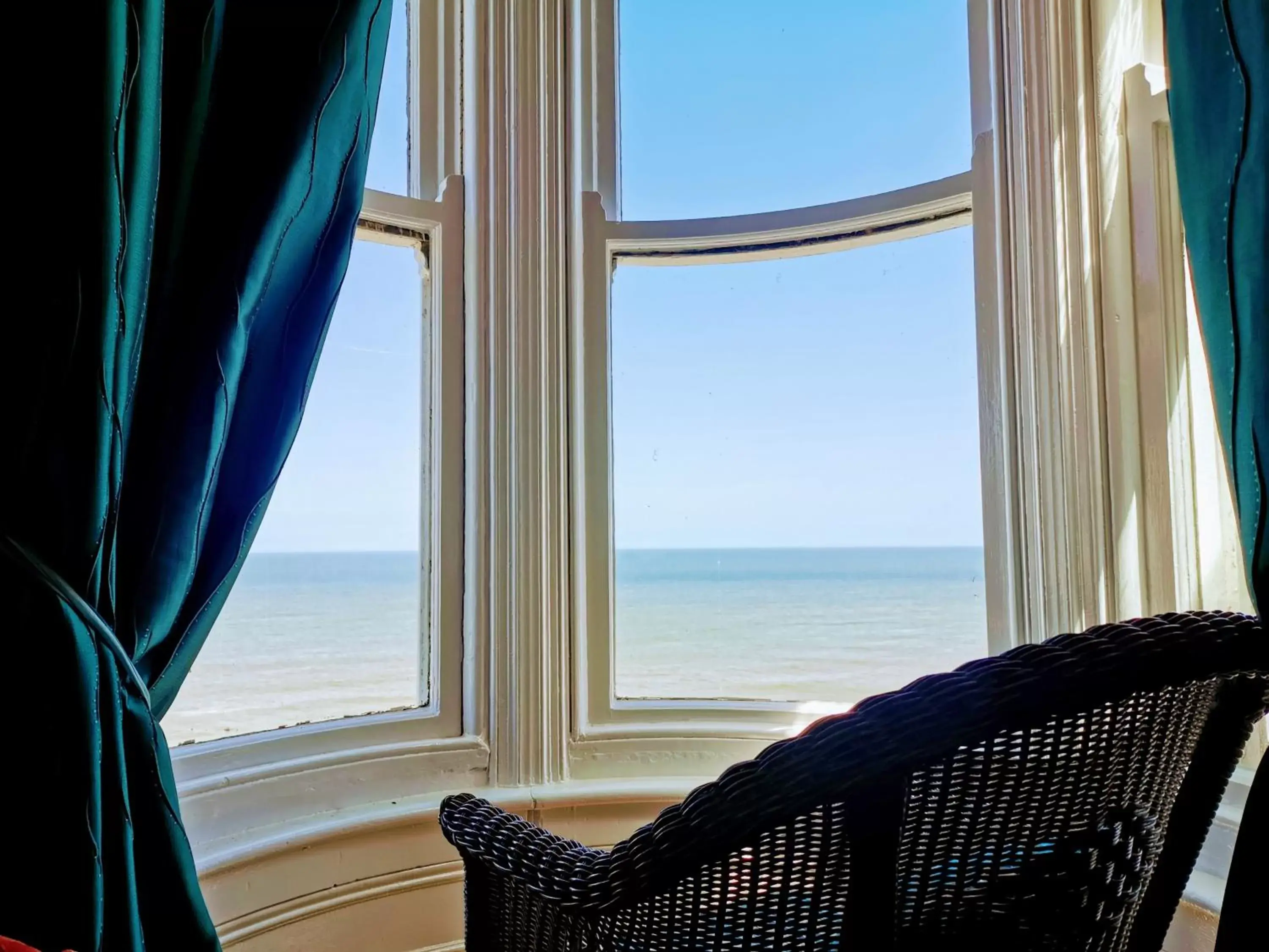 Double Room with Sea View in The Red Lion Hotel Double Room with Sea View in The Red Lion Hotel