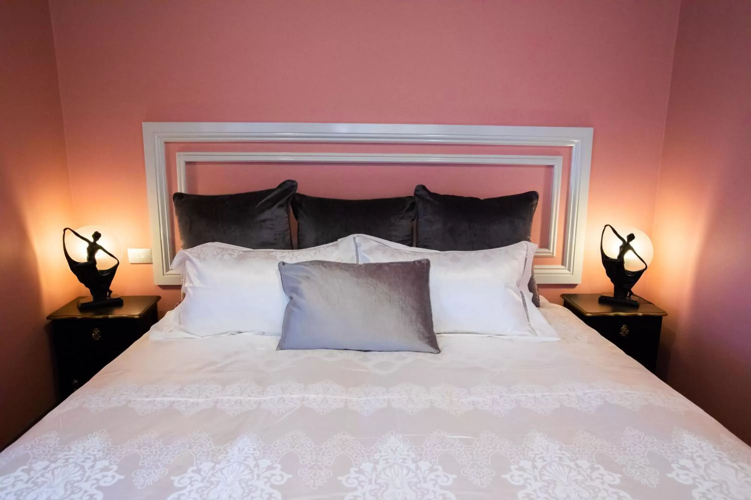Bed in Hotel Australasia