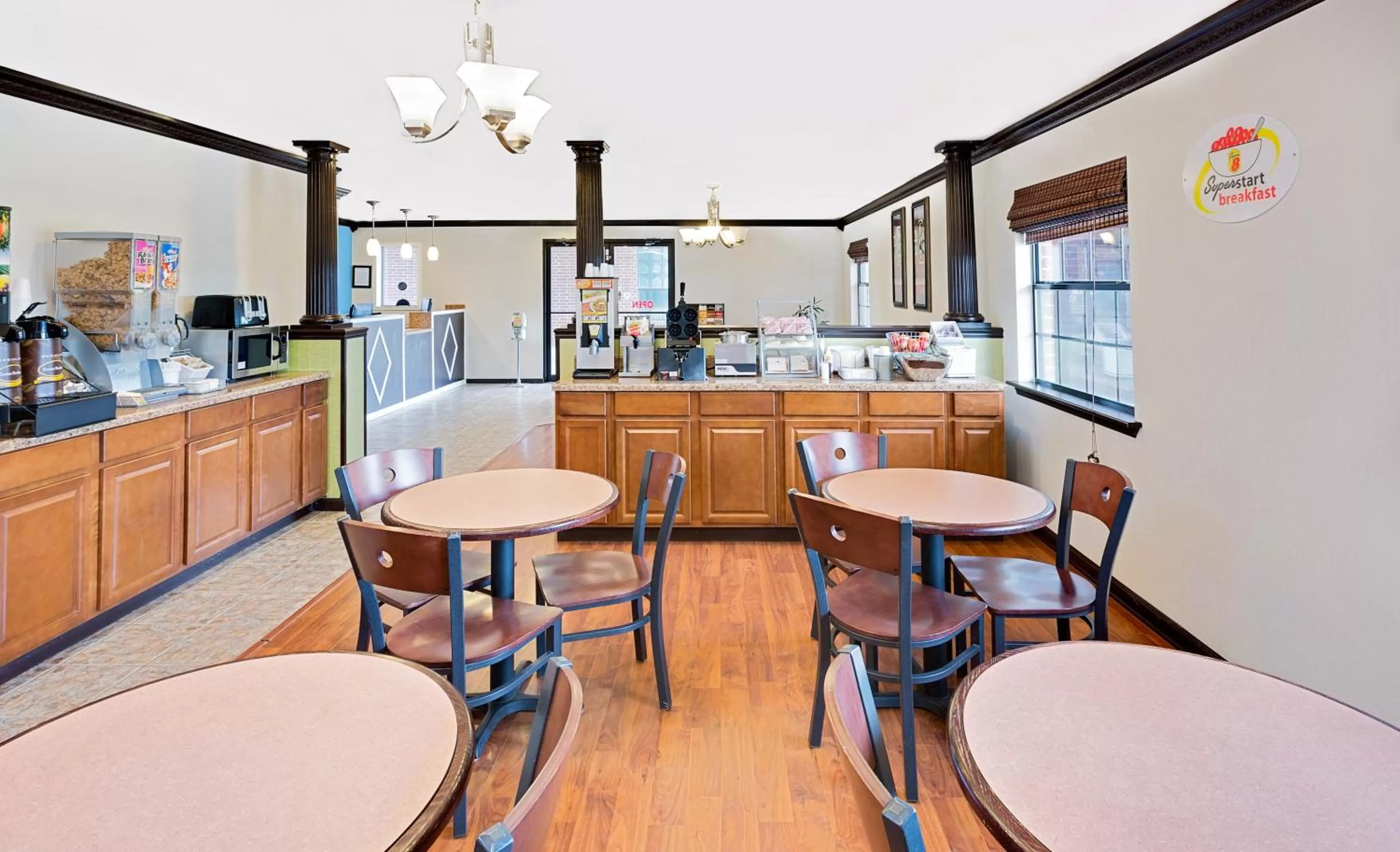 Restaurant/places to eat in Super 8 by Wyndham Hazen