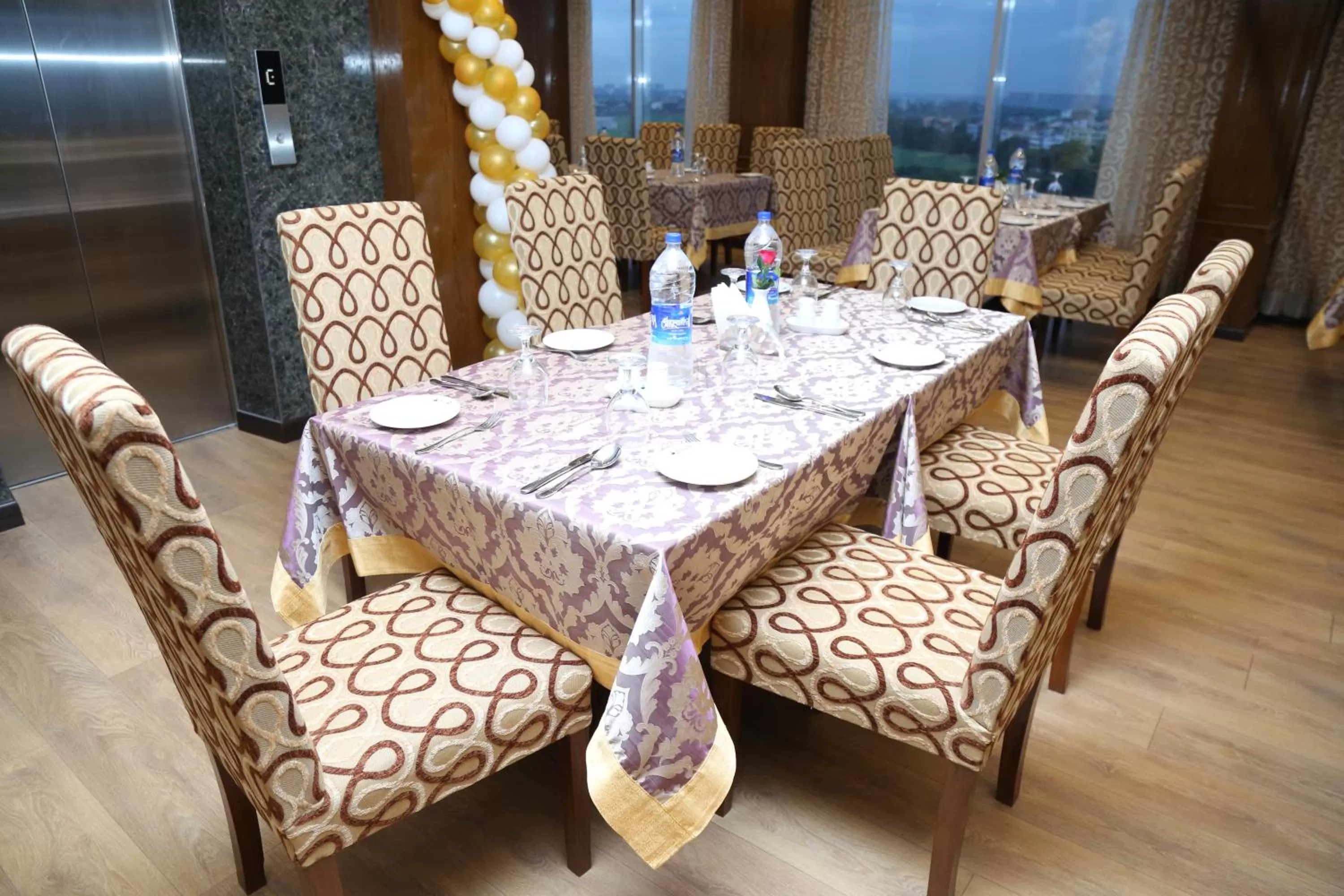 Meals in Marino Royal Hotel