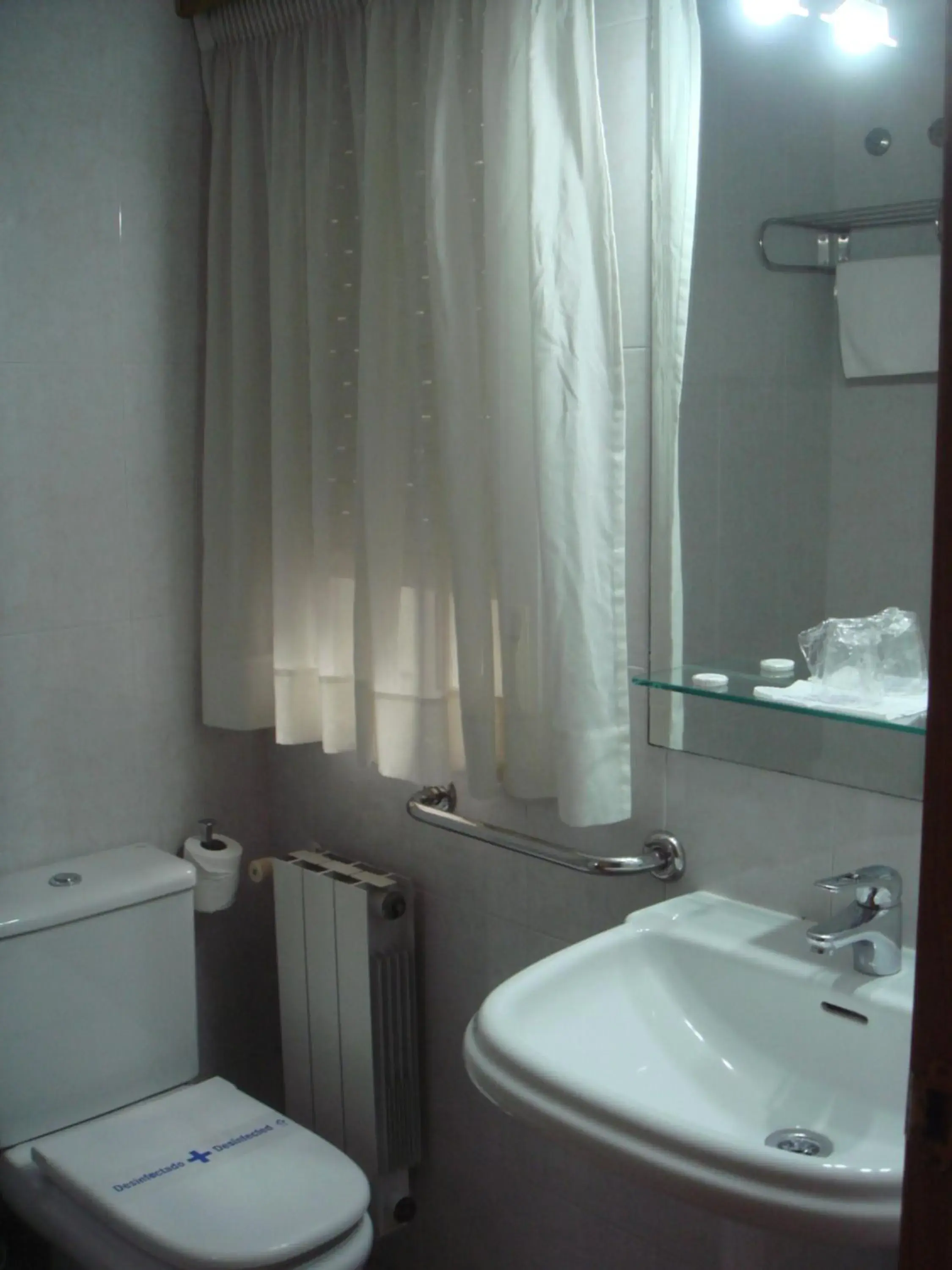 Bathroom in Hotel PAYRO **