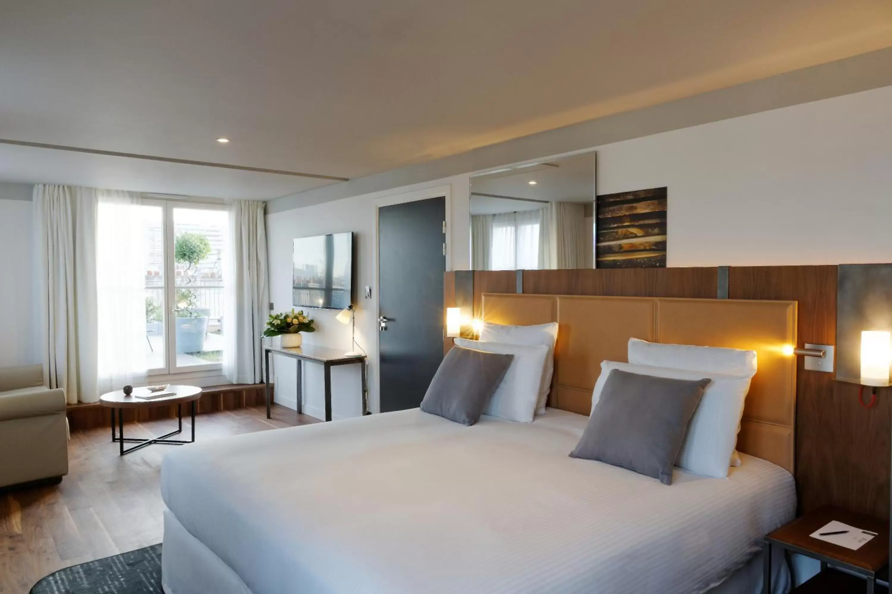 Bed in Hotel Paris Bastille Boutet - MGallery by Sofitel