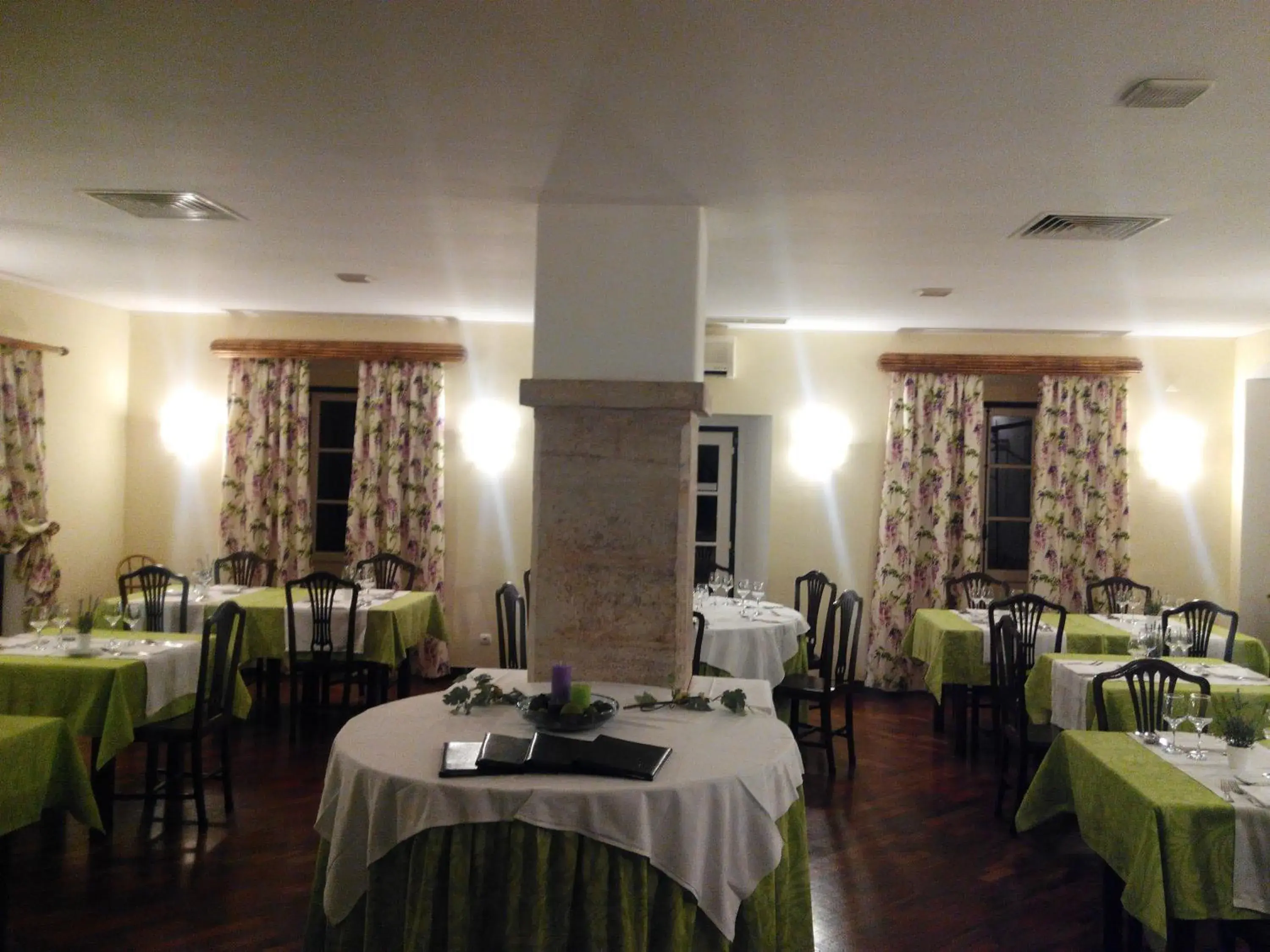 Restaurant/Places to Eat in Hotel Rural Quinta de Santo Antonio