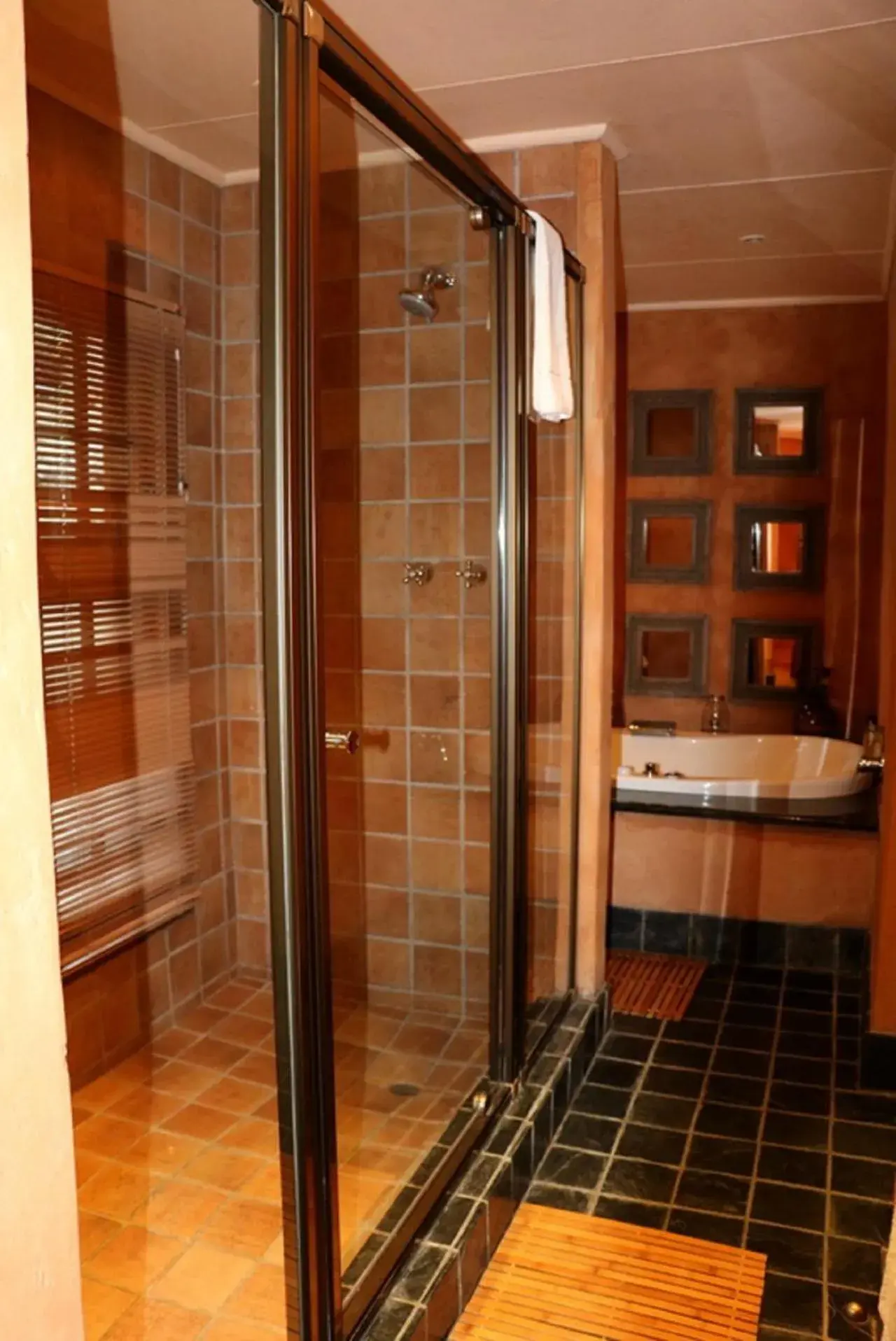 Bathroom in Sherewood Lodge