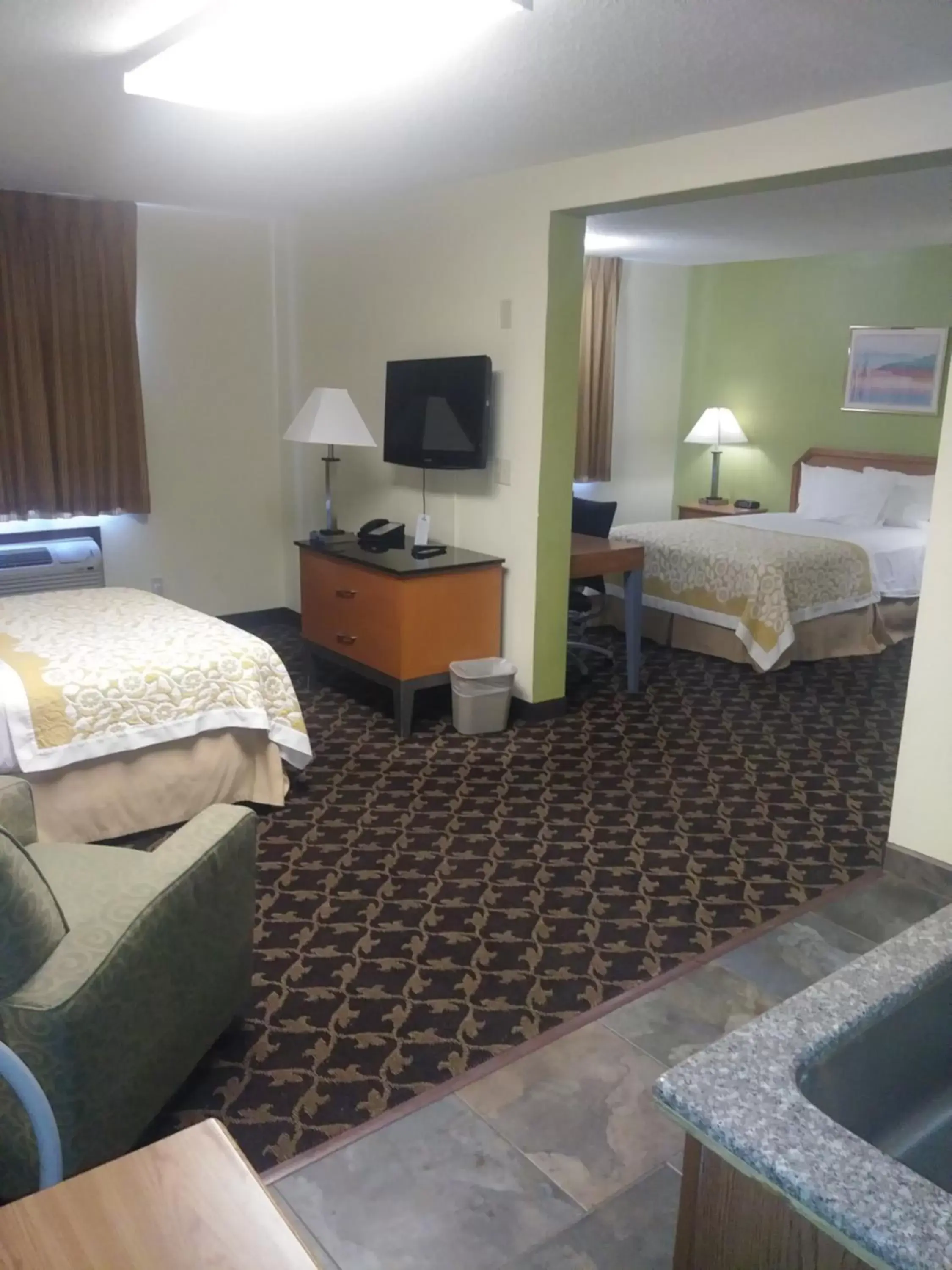 Photo of the whole room, Bed in Days Inn by Wyndham Fort Dodge