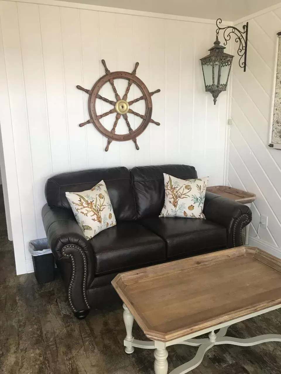 Seating Area in Bandon Marina Inn