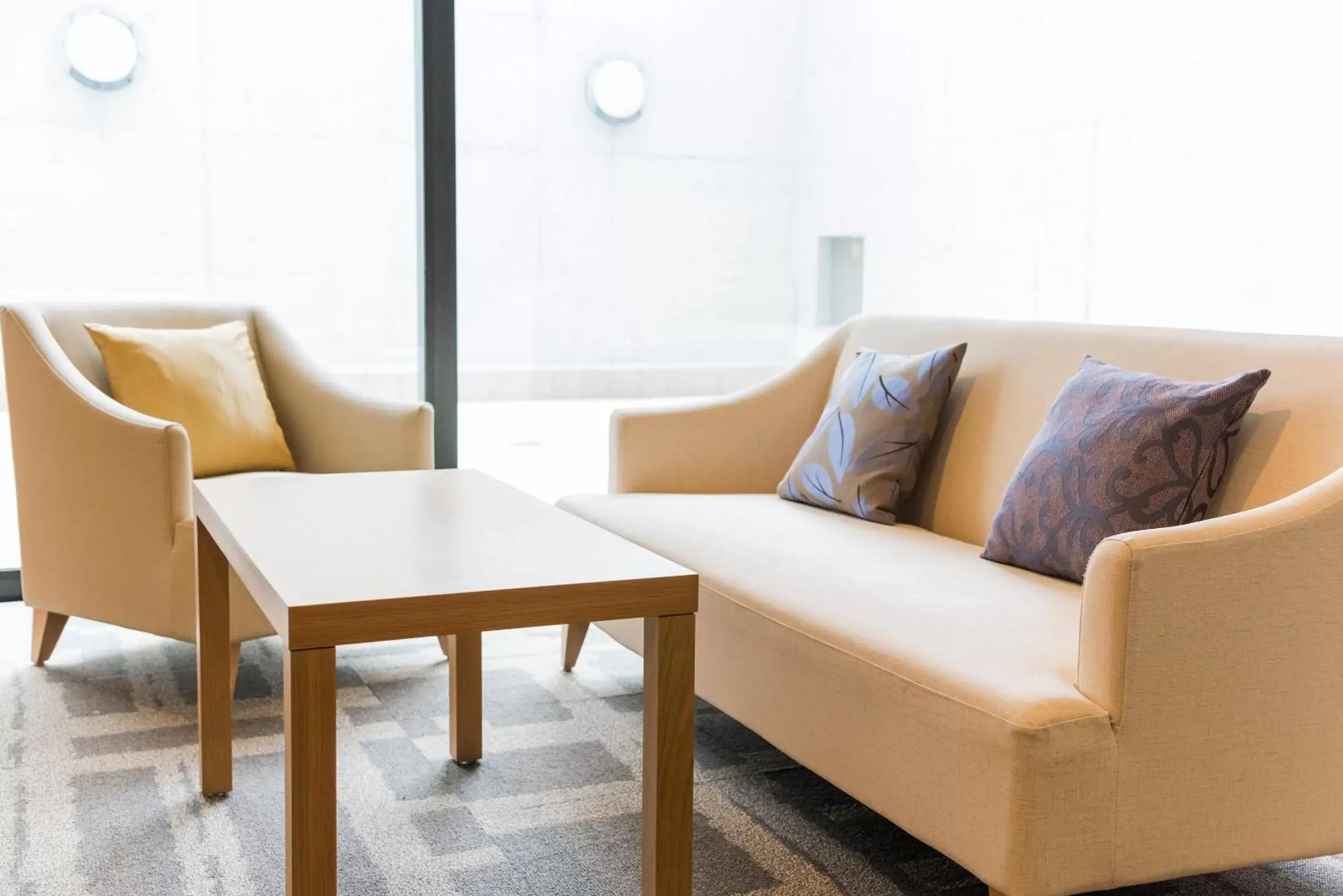 Photo of the whole room, Seating Area in HOTEL MYSTAYS Sapporo Nakajima Park