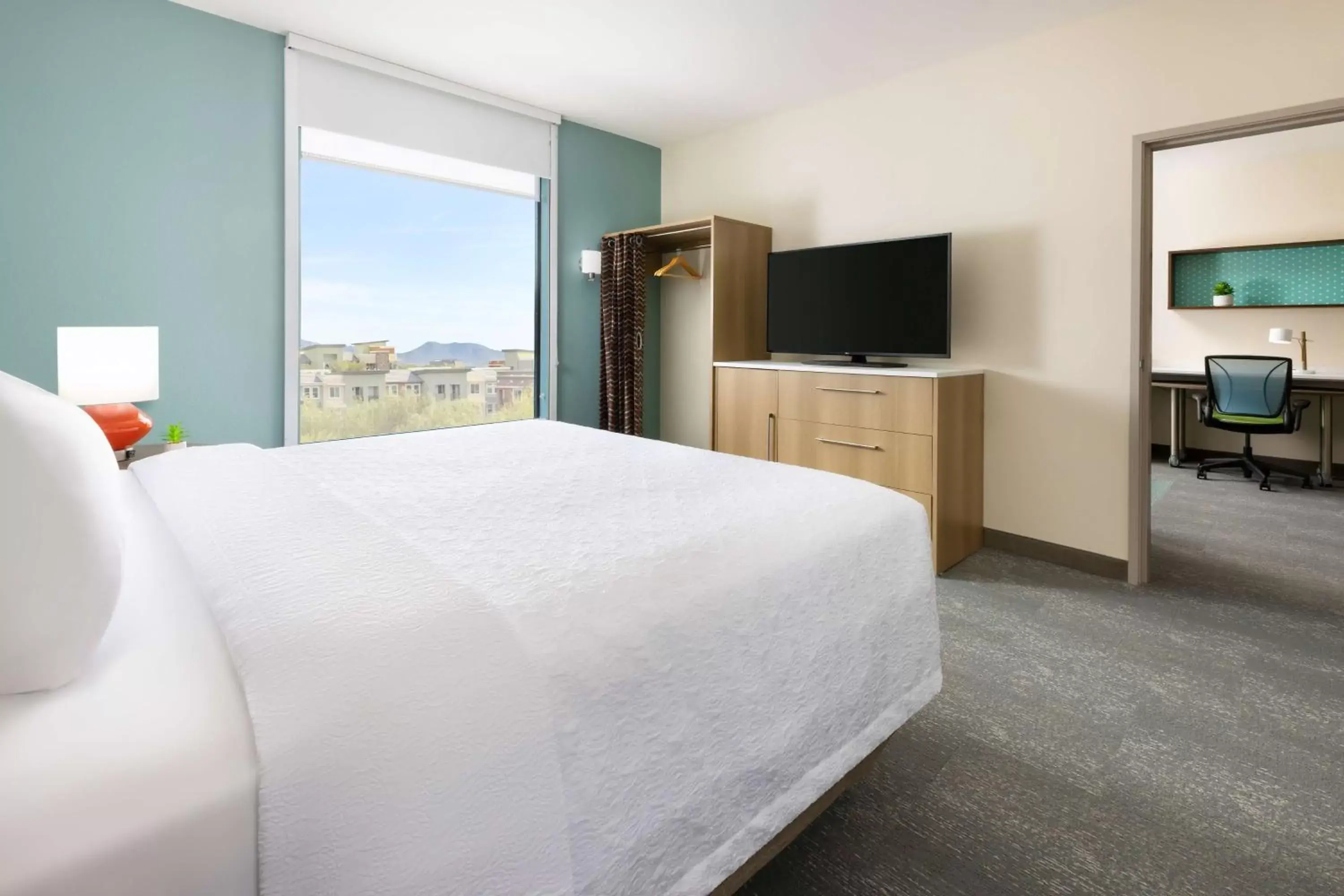 Bed in Home2 Suites By Hilton North Scottsdale Near Mayo Clinic