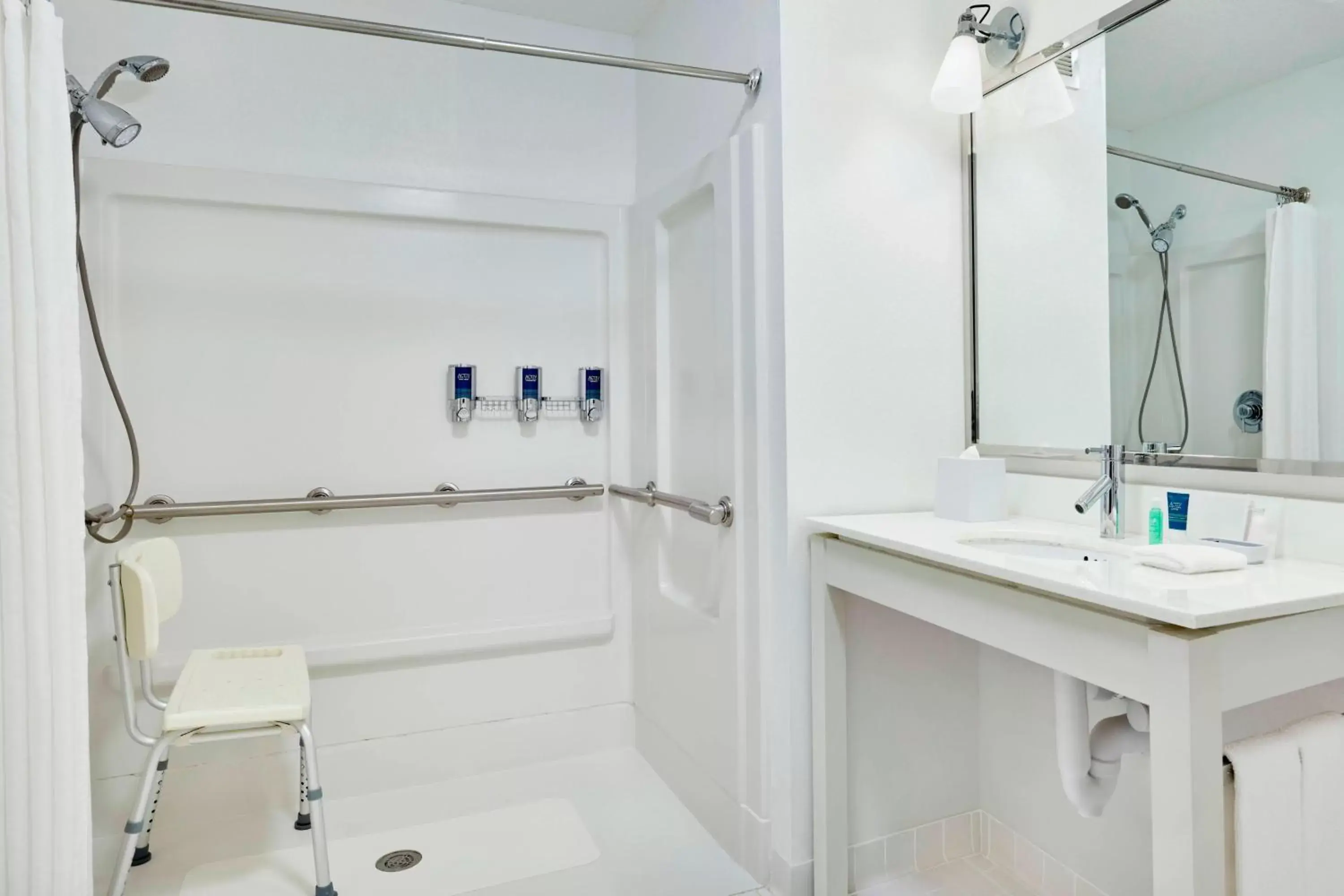 Bathroom in Four Points by Sheraton Jacksonville Baymeadows