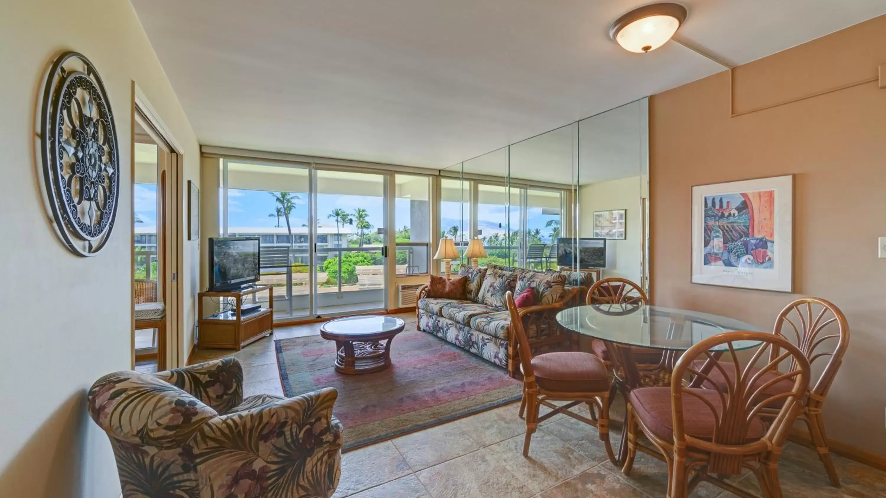 Living room in Castle Maui Banyan