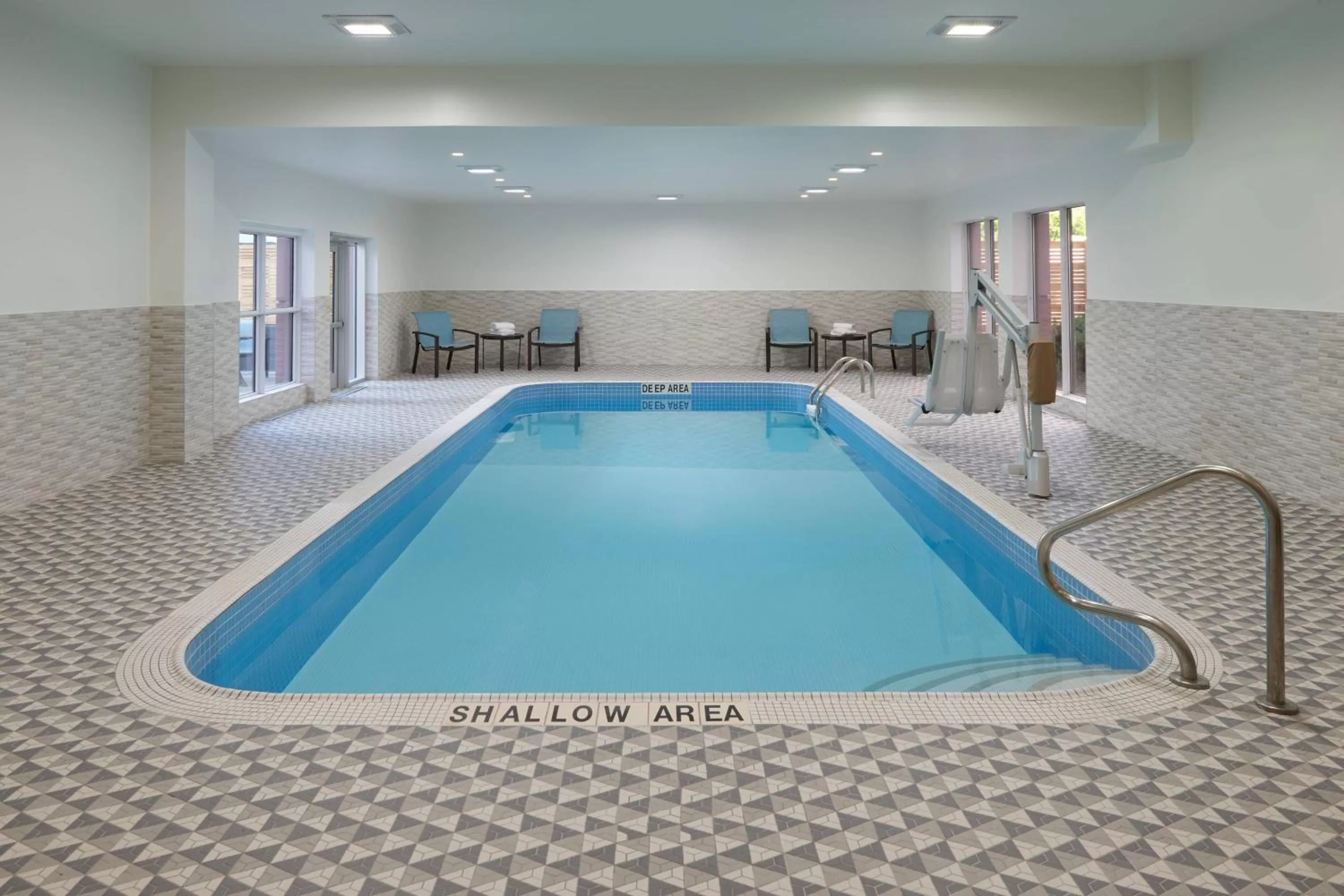 Swimming pool in Fairfield by Marriott Niagara Falls, Canada