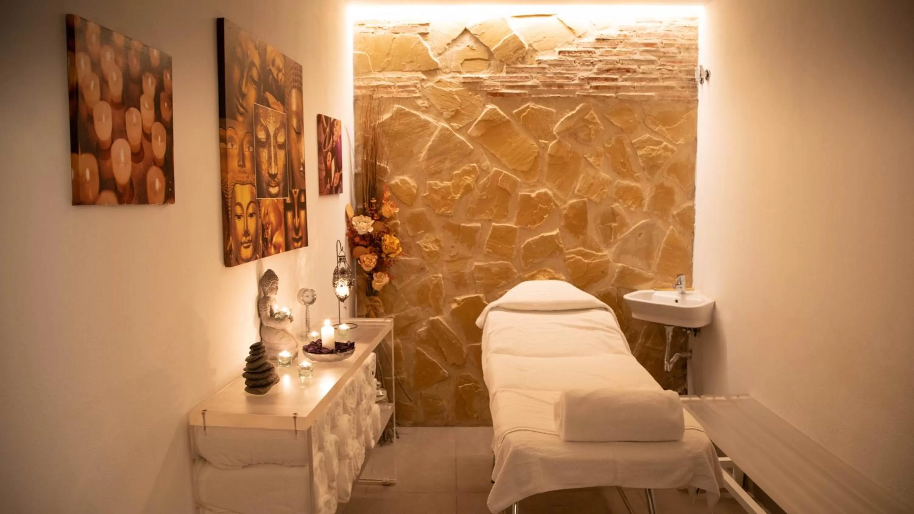 Massage in Soho Boutique Capuchinos & Spa