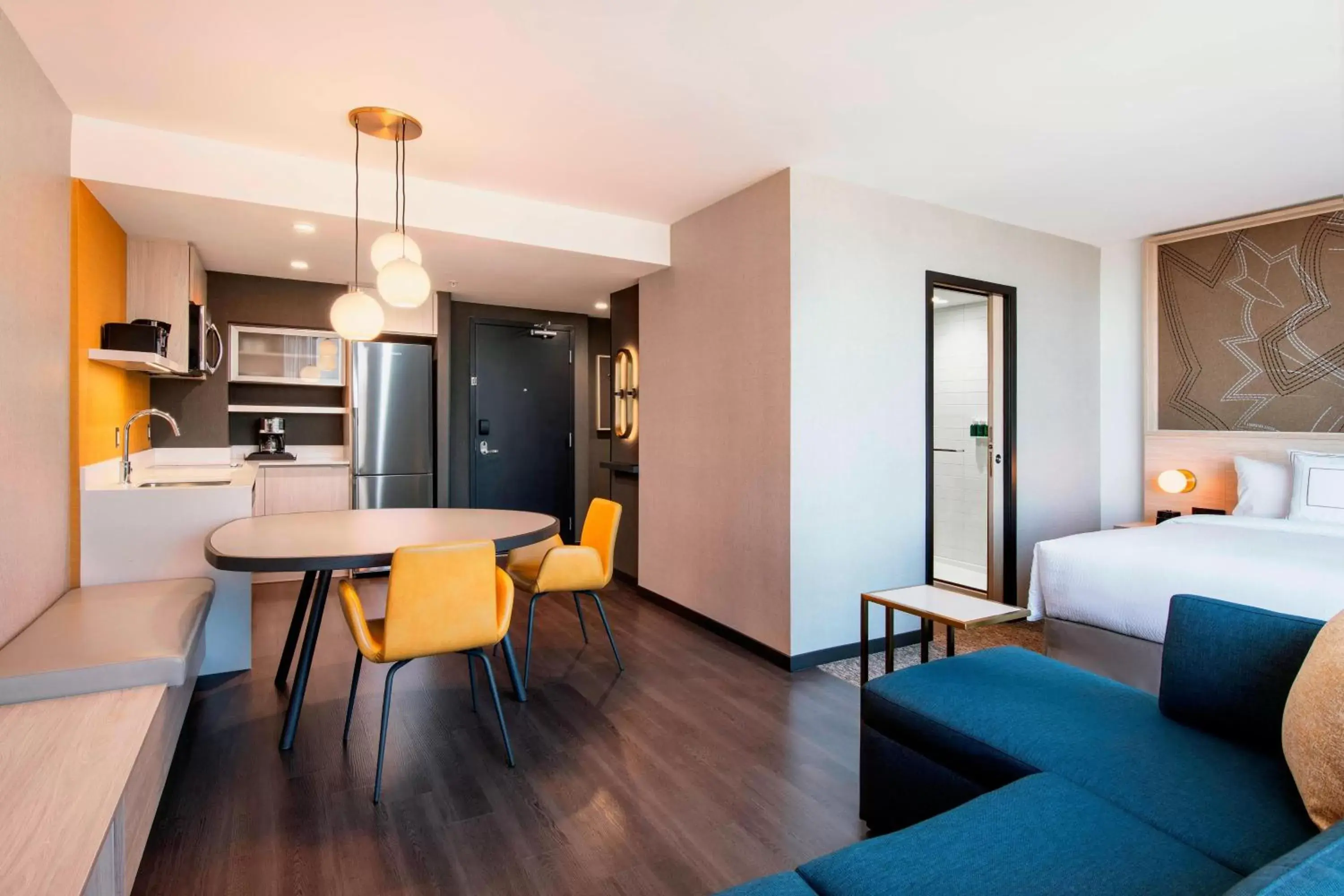 Bedroom, Seating Area in Residence Inn by Marriott Calgary Downtown/Beltline District