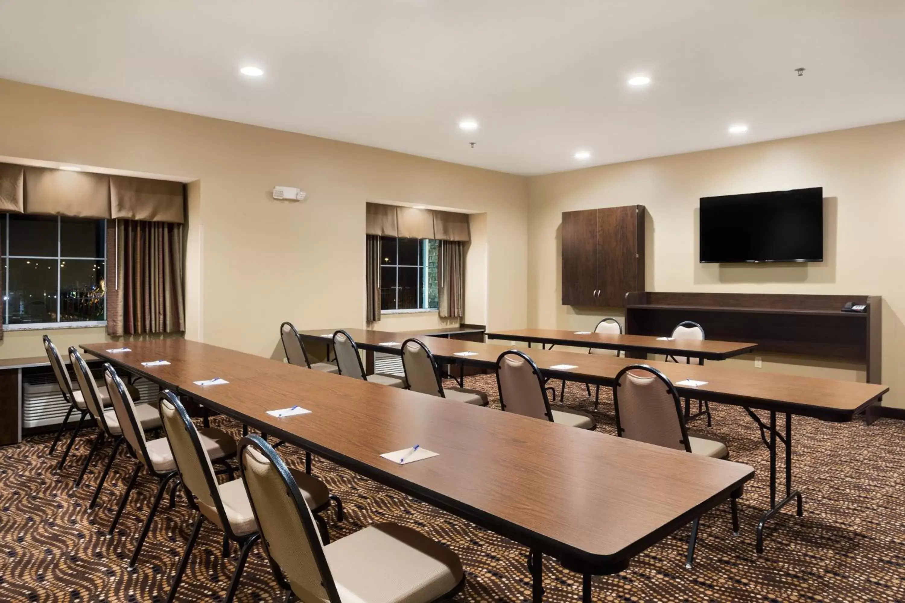 Meeting/conference room in Microtel Inn & Suites by Wyndham Cambridge