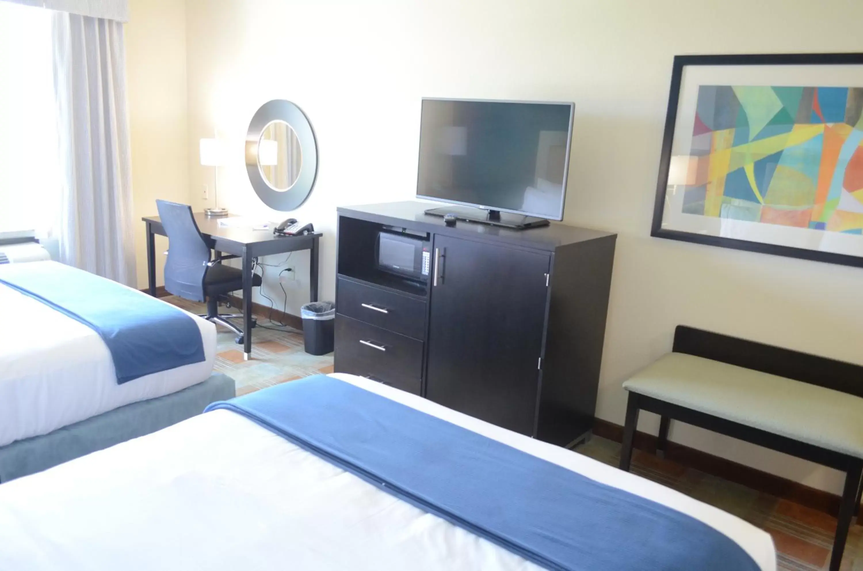 Day, Bed in Holiday Inn Express & Suites Houston Northwest-Brookhollow, an IHG Hotel