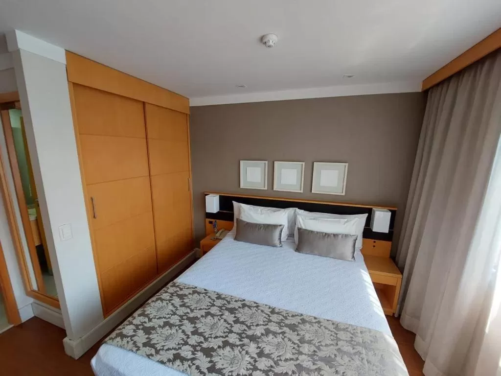 Bed in (1704)Flat executive jardins(apt particular)