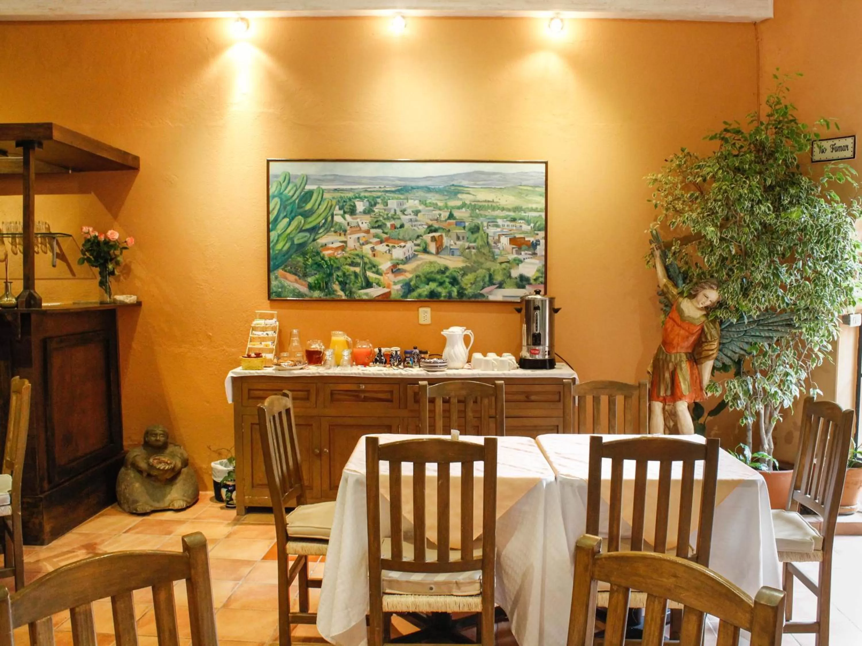 Restaurant/places to eat in Villa Mirasol
