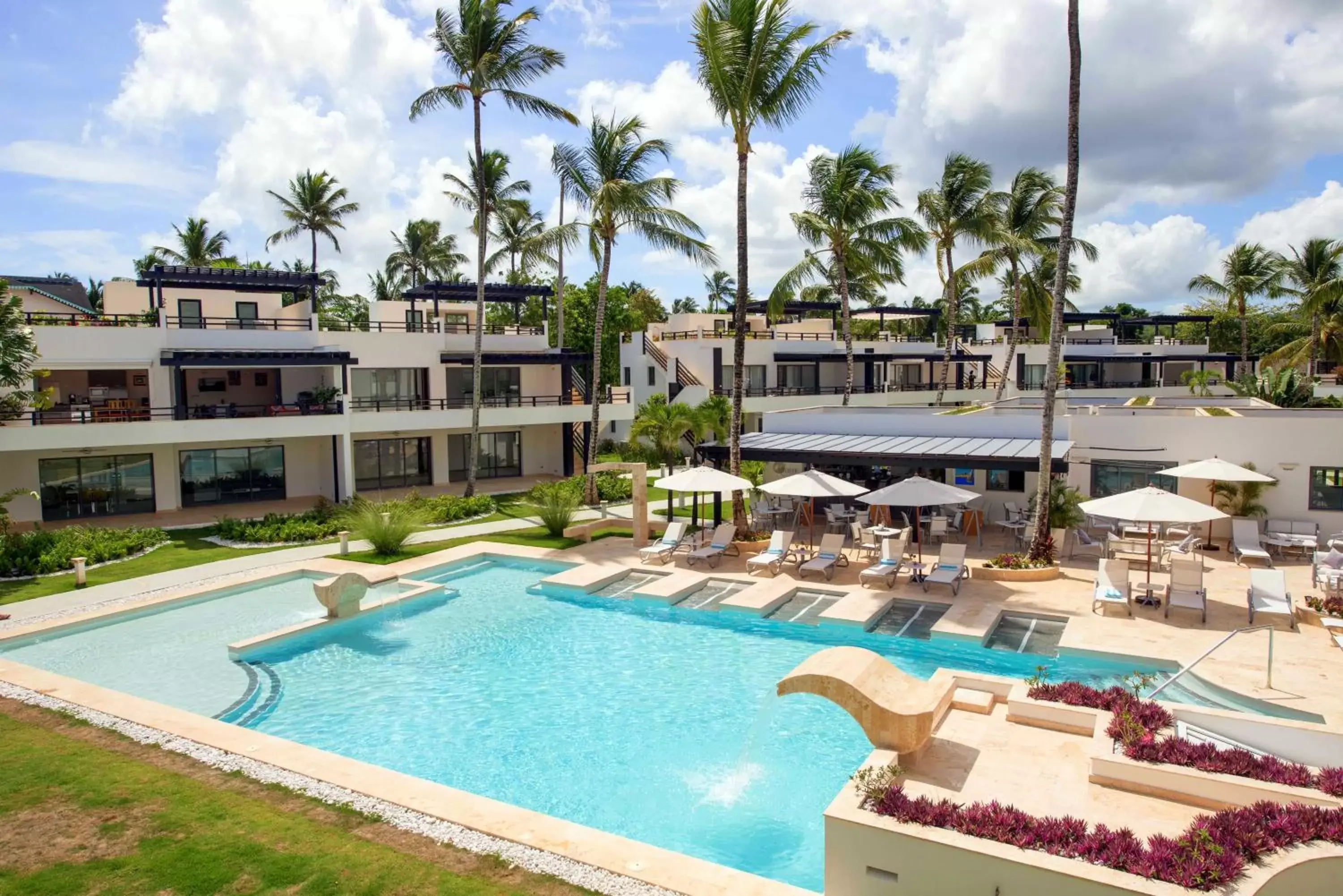 Swimming pool, Pool View in Aligio Apart-hotel & Spa - Las Terrenas