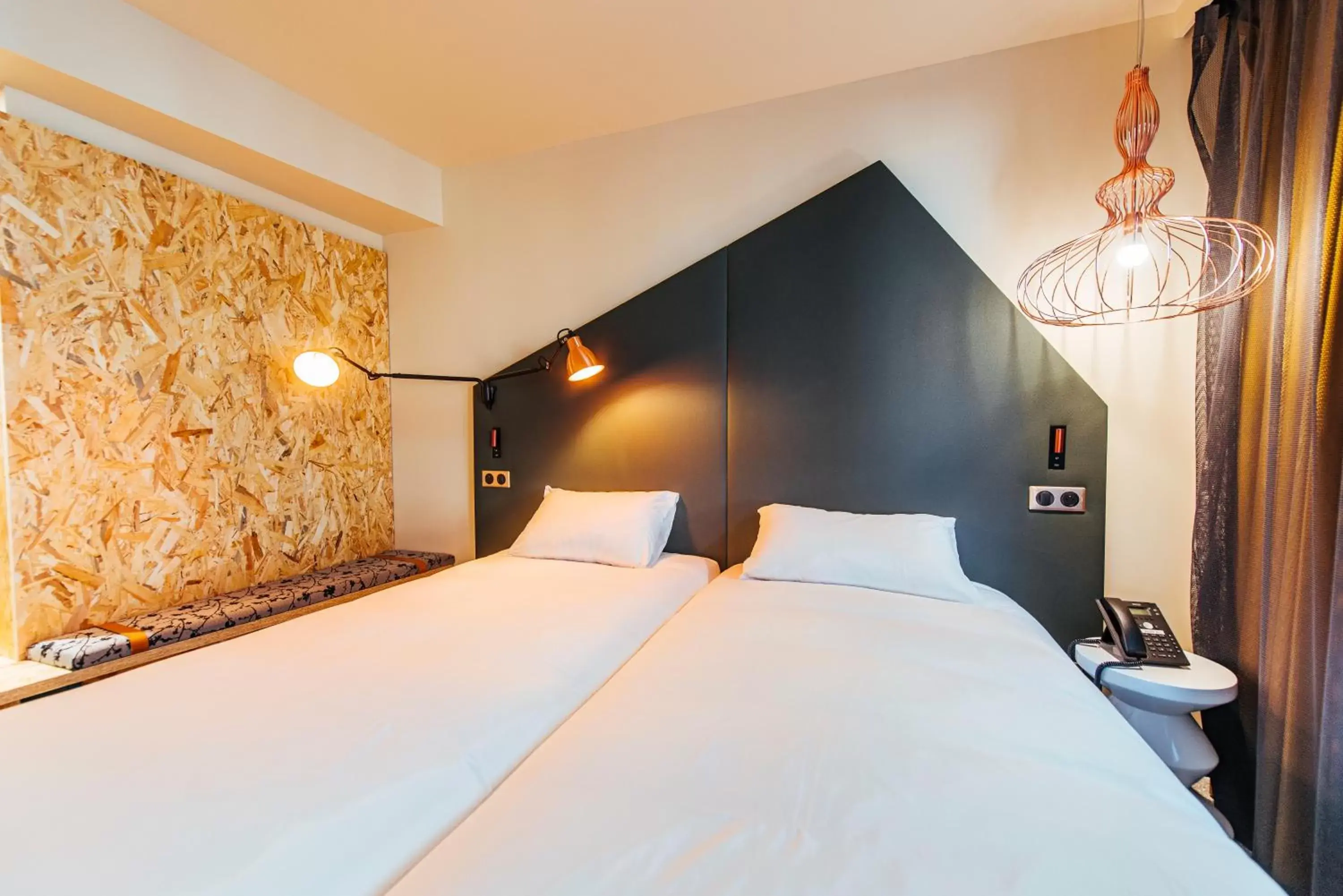 Bedroom, Bed in Ibis Styles Rouen Centre Rive Gauche