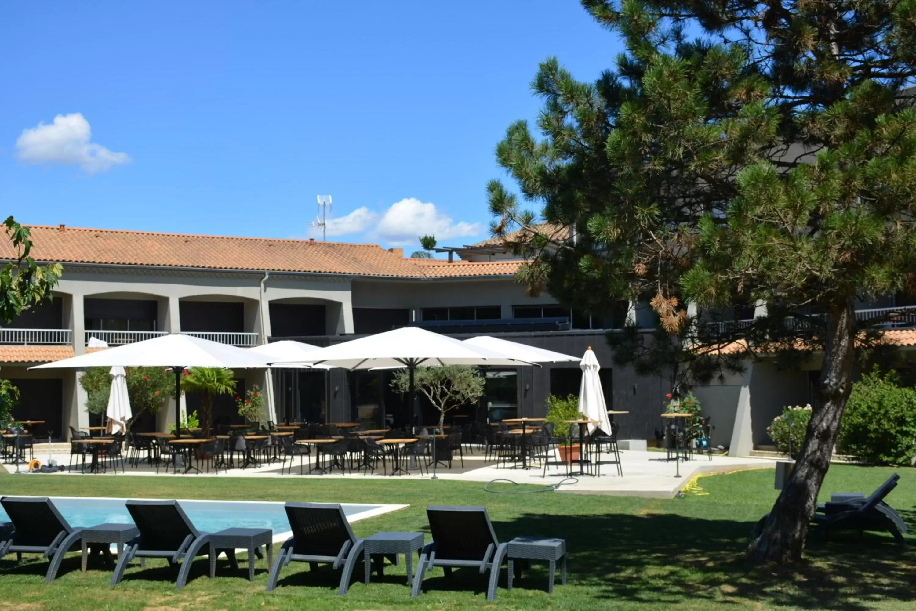 Patio, Property Building in Best Western Plus Clos Syrah