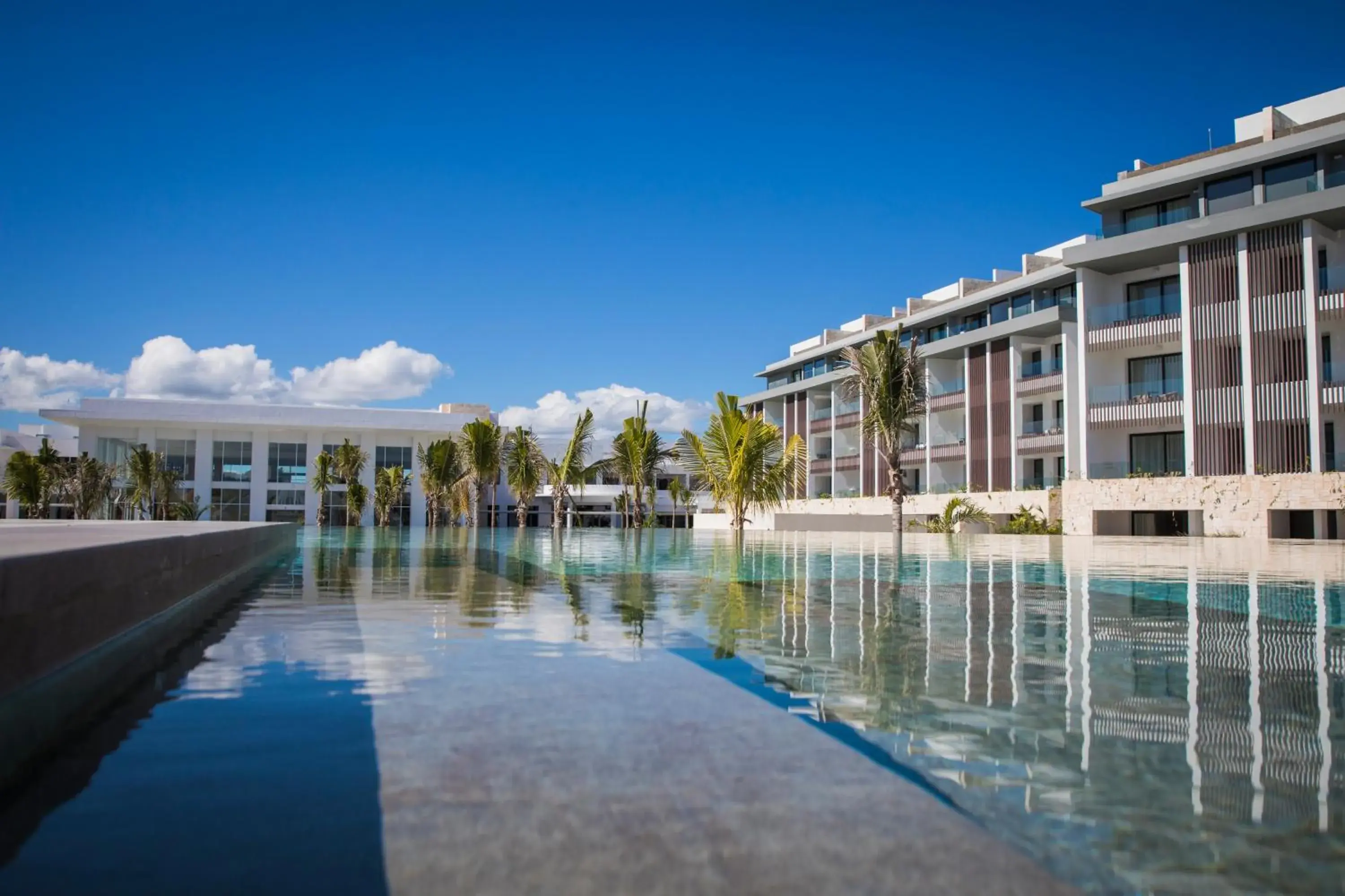 Property building, Swimming Pool in Majestic Elegance Costa Mujeres - All Inclusive