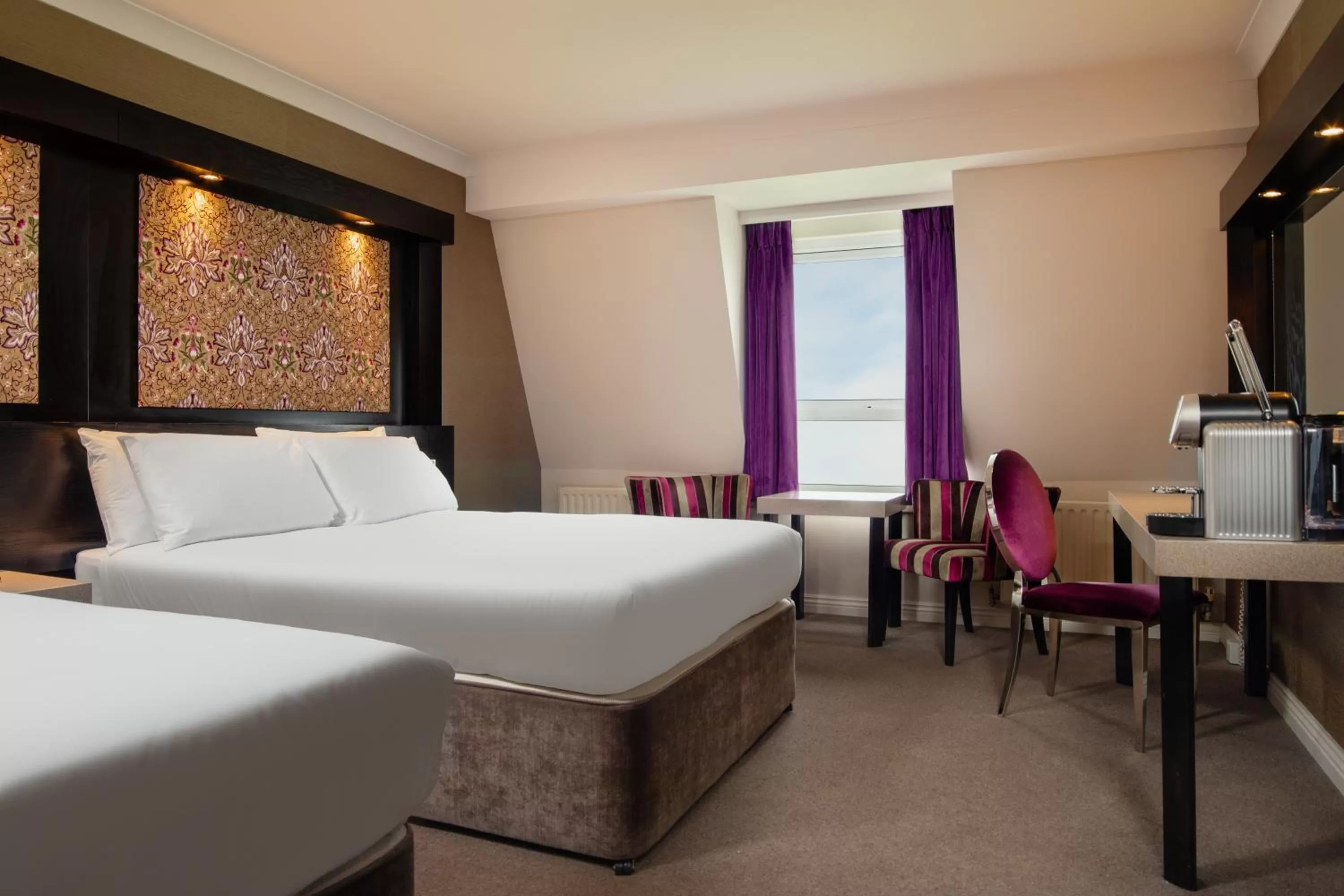 Bed in Flannery's Hotel