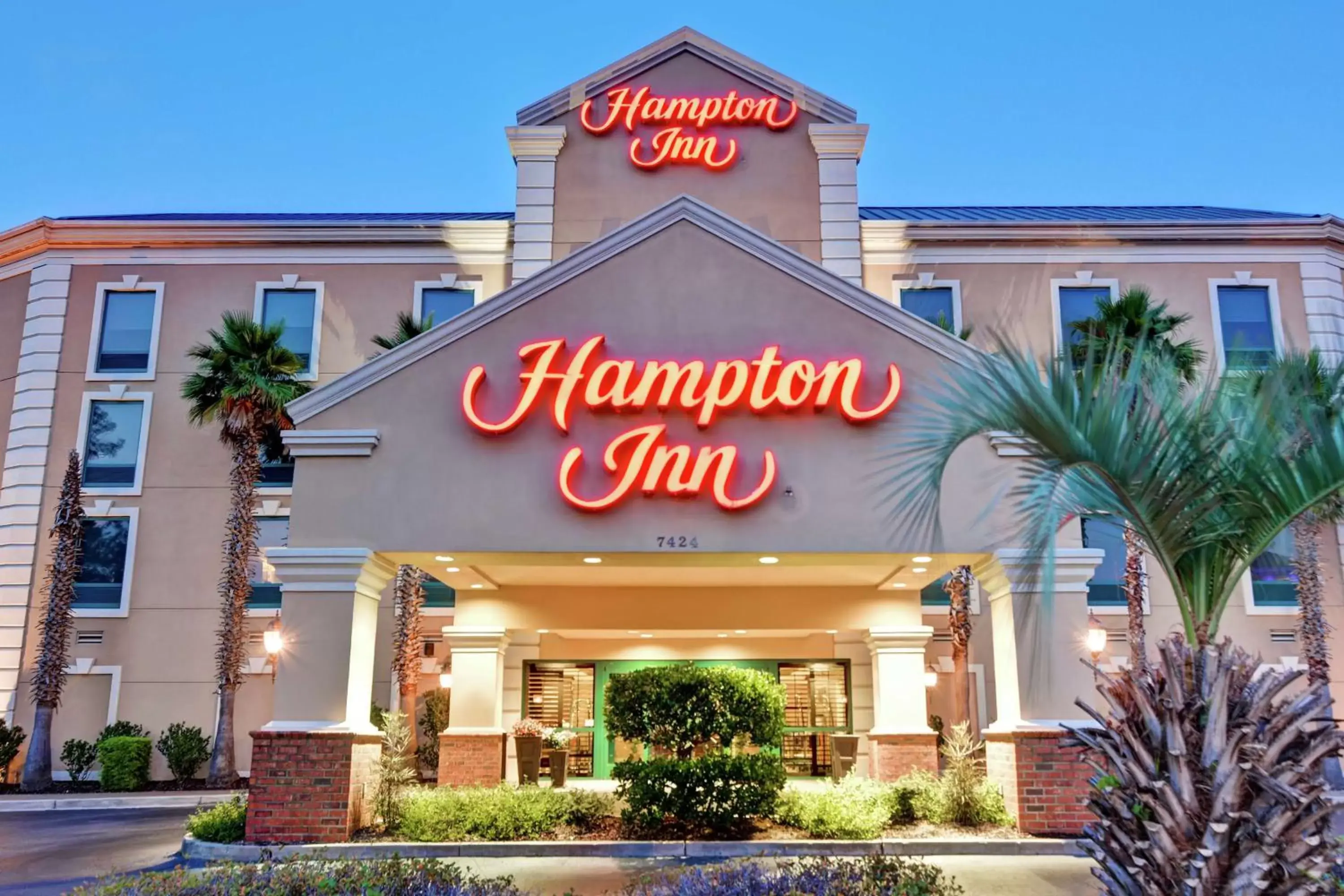 Property Building in Hampton Inn Charleston North