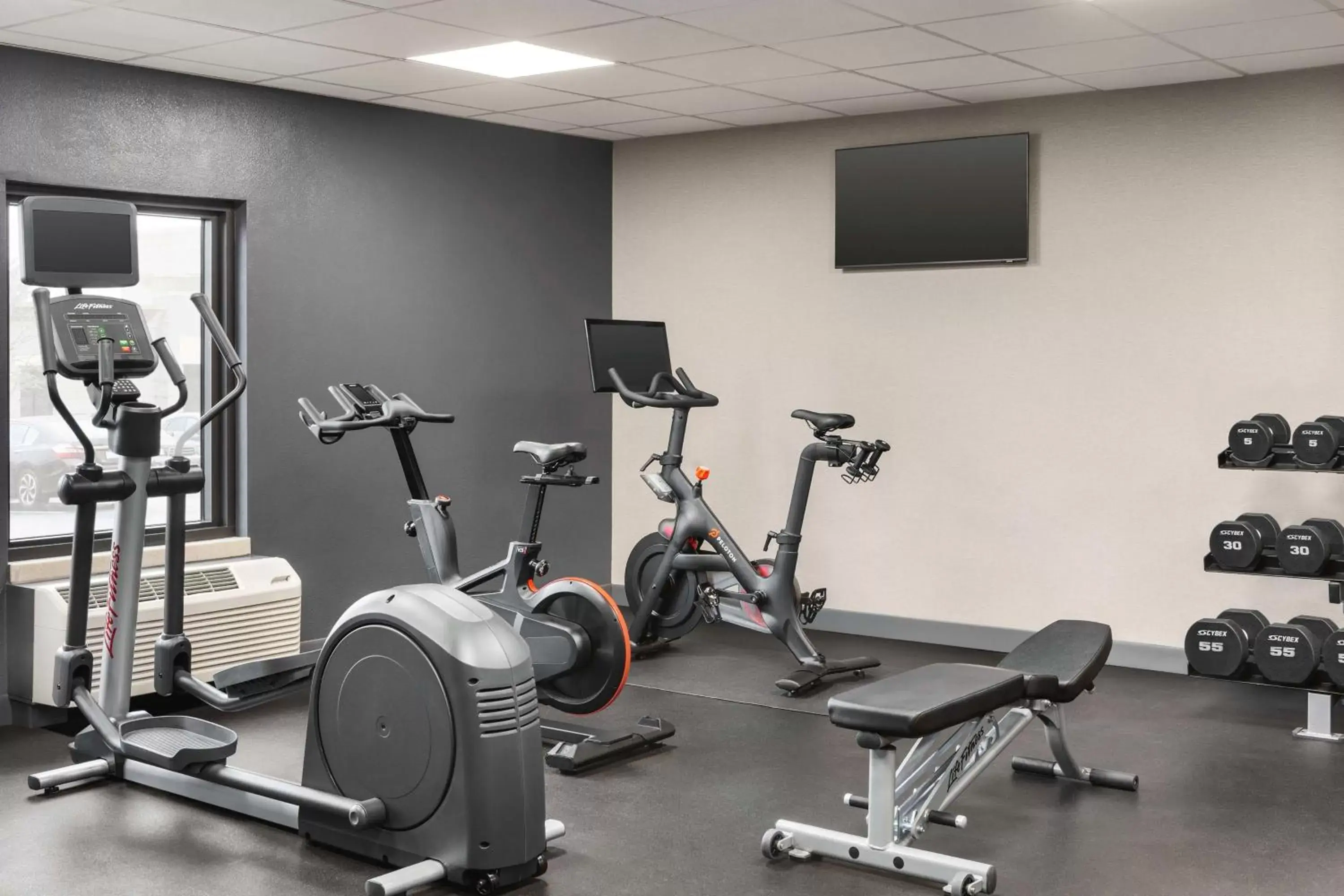 Fitness centre/facilities, Fitness Center/Facilities in Hampton Inn Milwaukee Brookfield