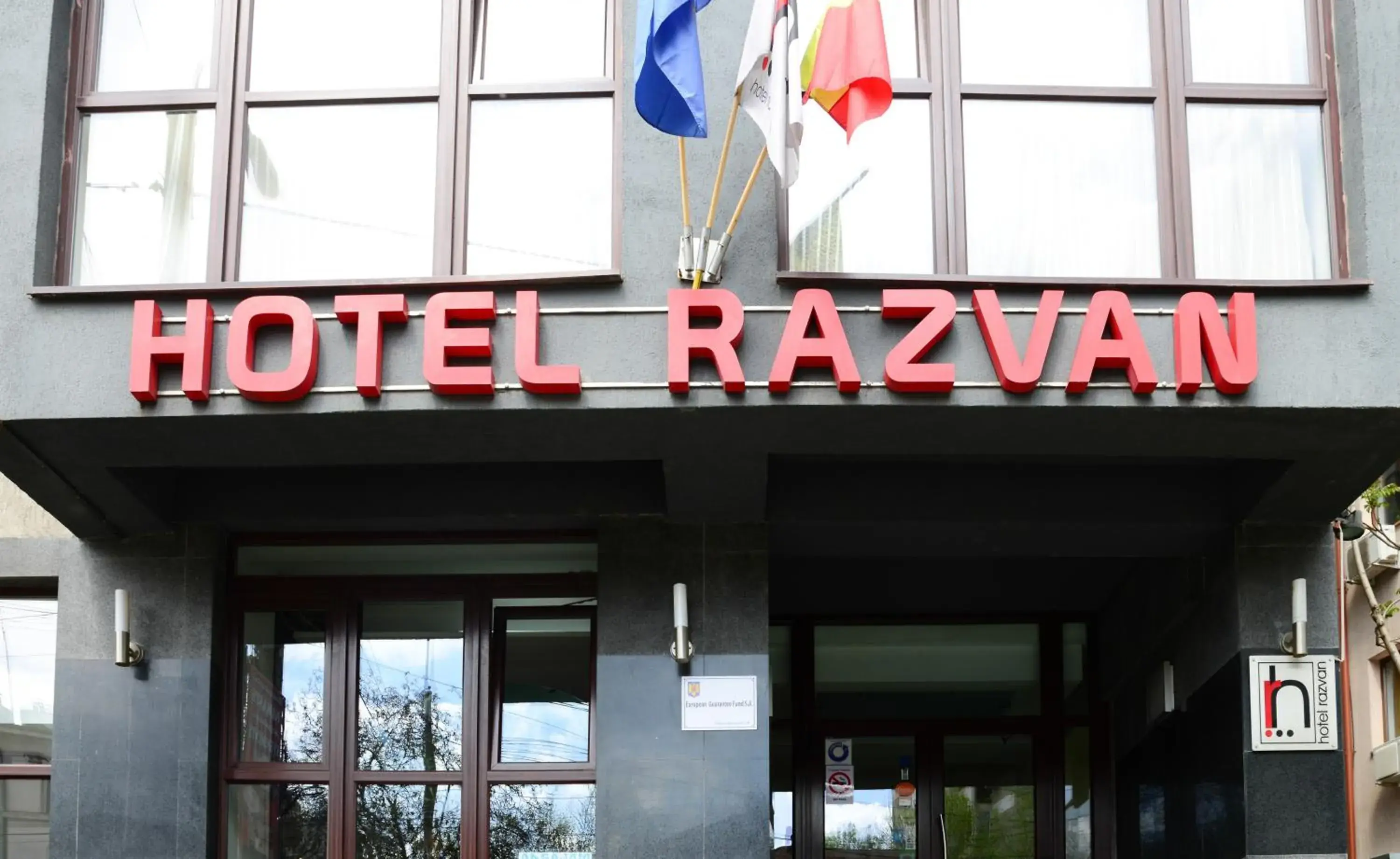 Facade/entrance in Hotel Razvan